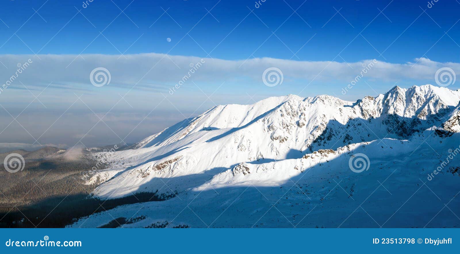 Poolse Tatras. Zakopane. Dit is de hoogste berg in alle Karpatische Bergen, waarde inwoners van de vlaktes de enige echte bergen in Polen wordt beschouwd.