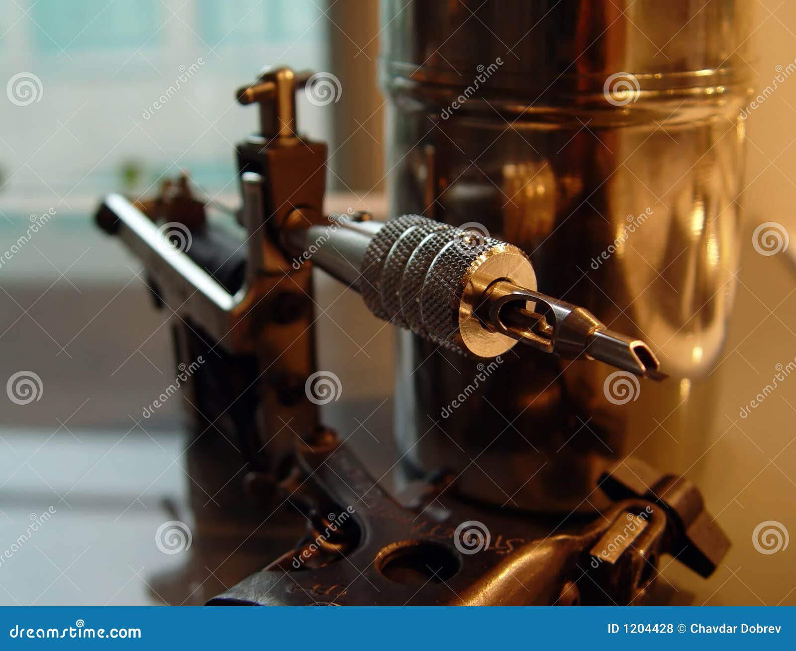 Premium Photo | Hand of tattooist in rubber gloves drawing a tattoo with electric  tattoo gun closeup