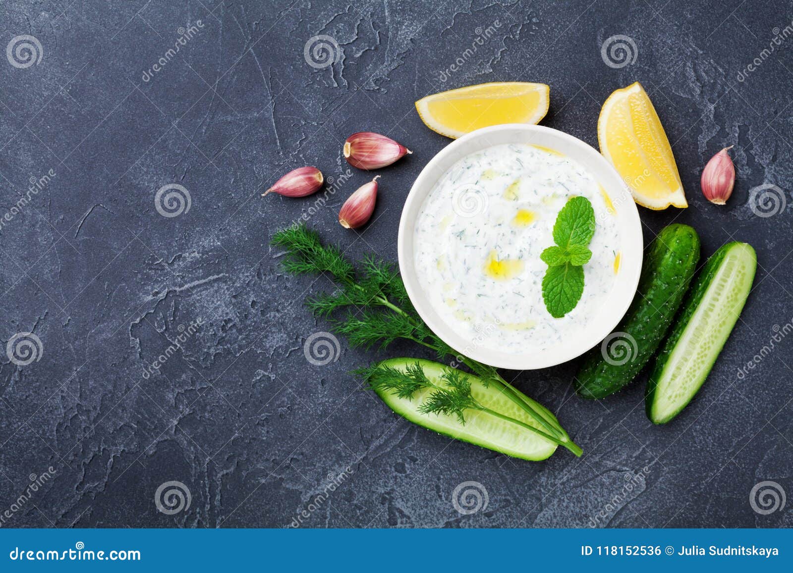 Tauchen Sie Ein Oder Sauce Tzatziki Vom Griechischen Jogurt Mit ...