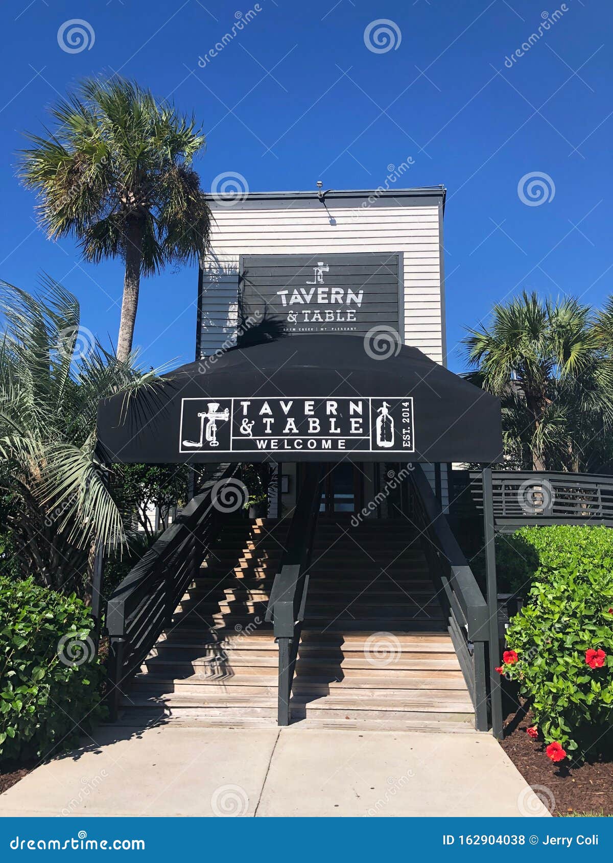 Tavern & Table, Shem Creek, Mount Pleasant, SC Editorial Stock Photo