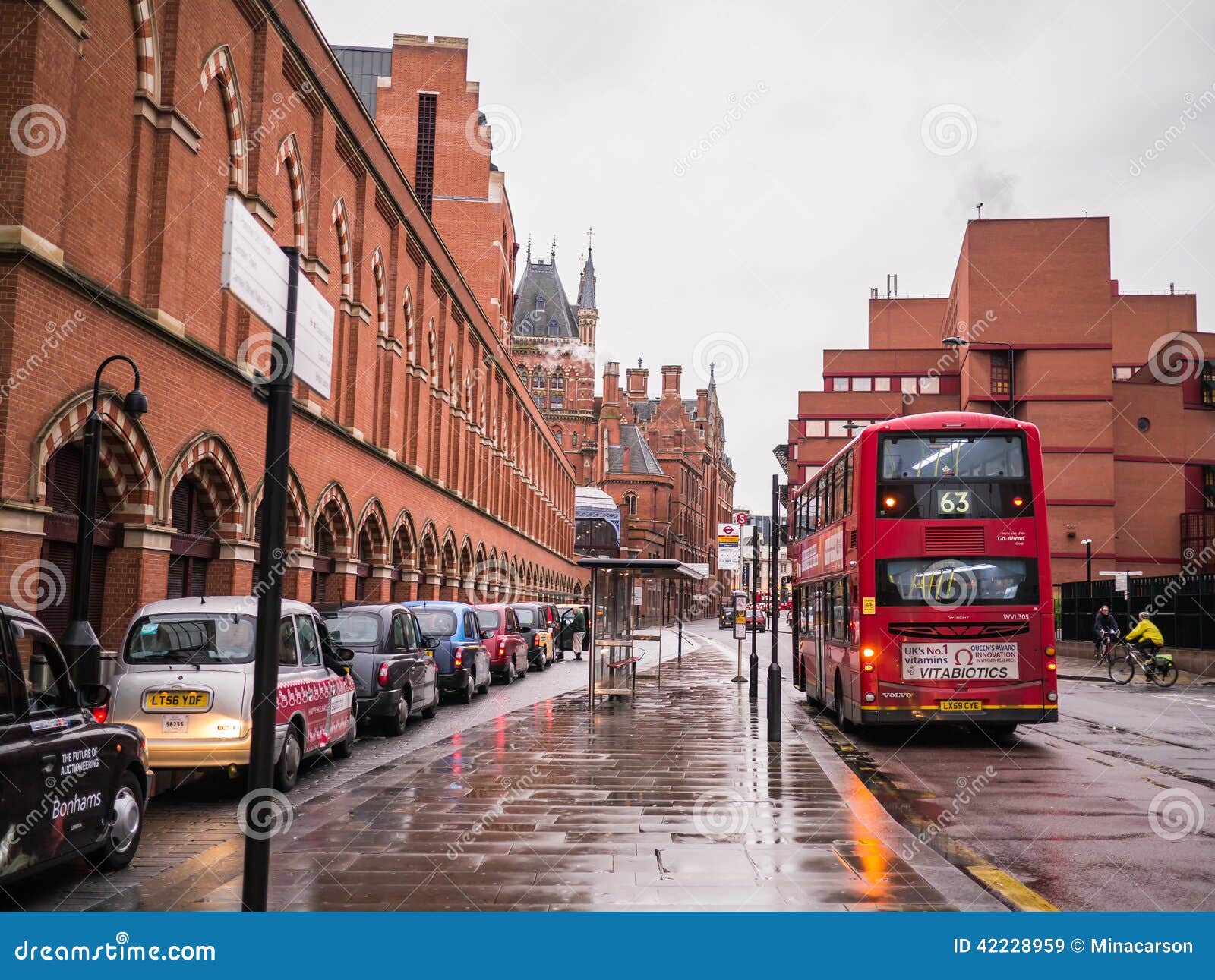 Taxis and Bus on Rainy Street Outside St Pancras Station, Bloomsbury, London  Editorial Stock Image - Image of double, chilly: 42228959
