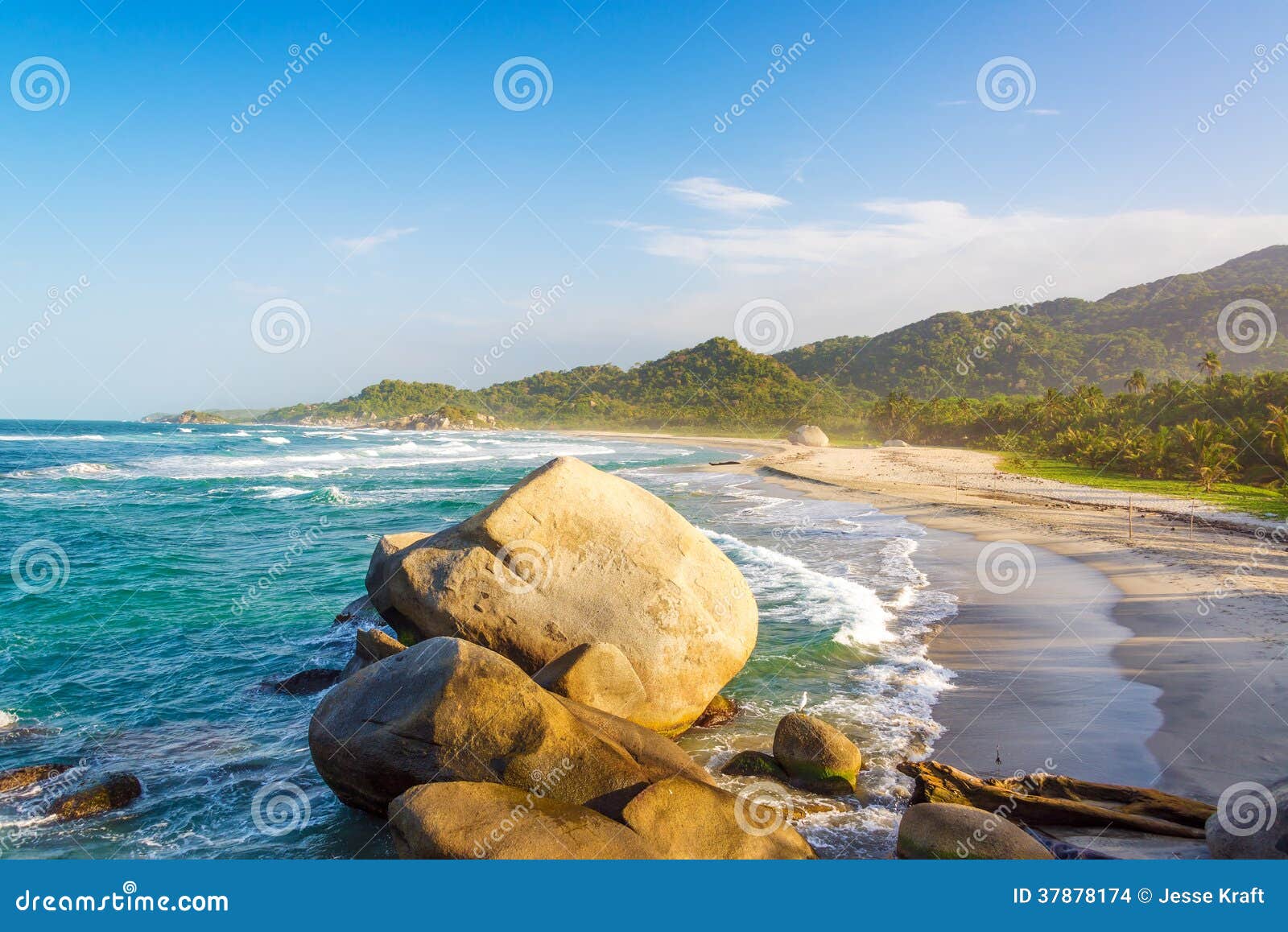 tayrona beach and rocks