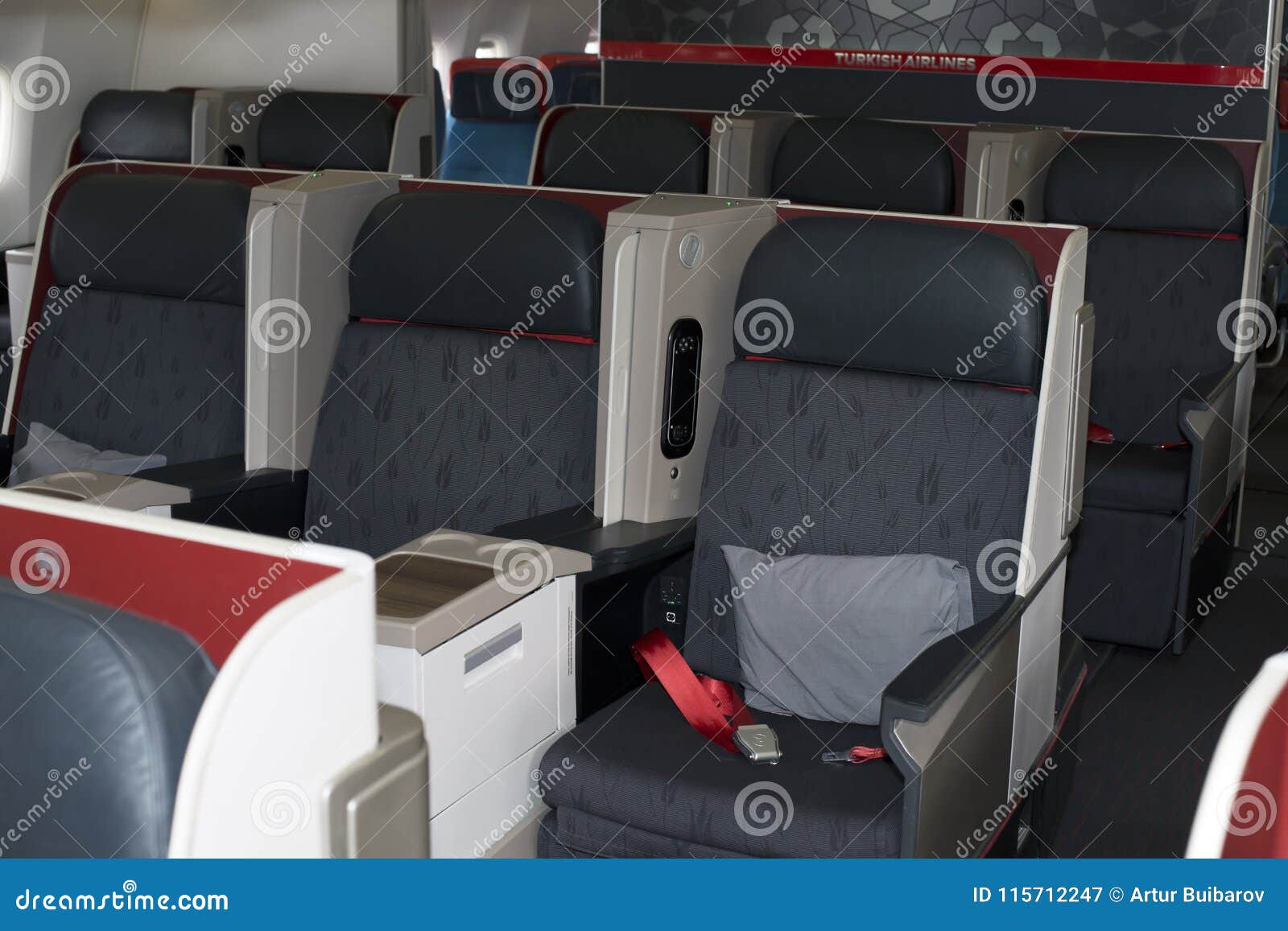 Tc Lja Turkish Airlines Boeing 777 300er Business Class Seats Editorial Photography Image Of Suite Commercial 115712247
