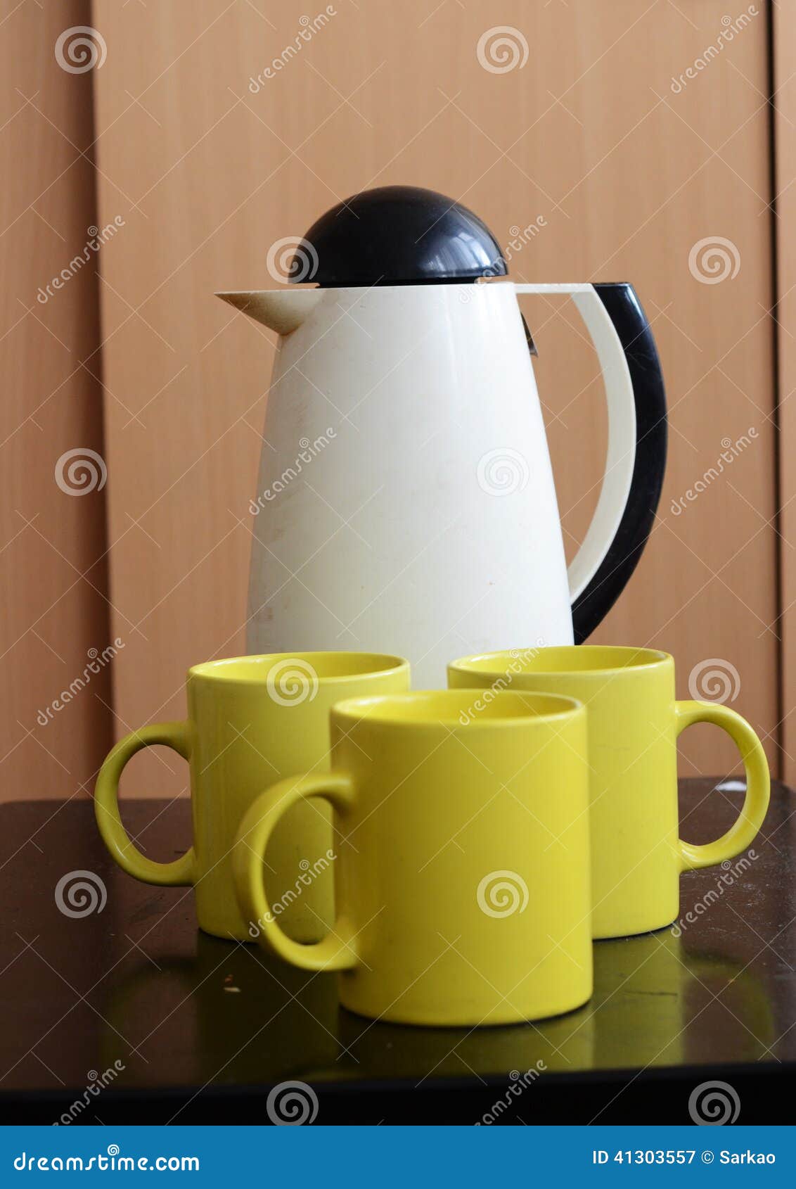 Tea pot and cups stock image. Image of yellow, drink 41303557