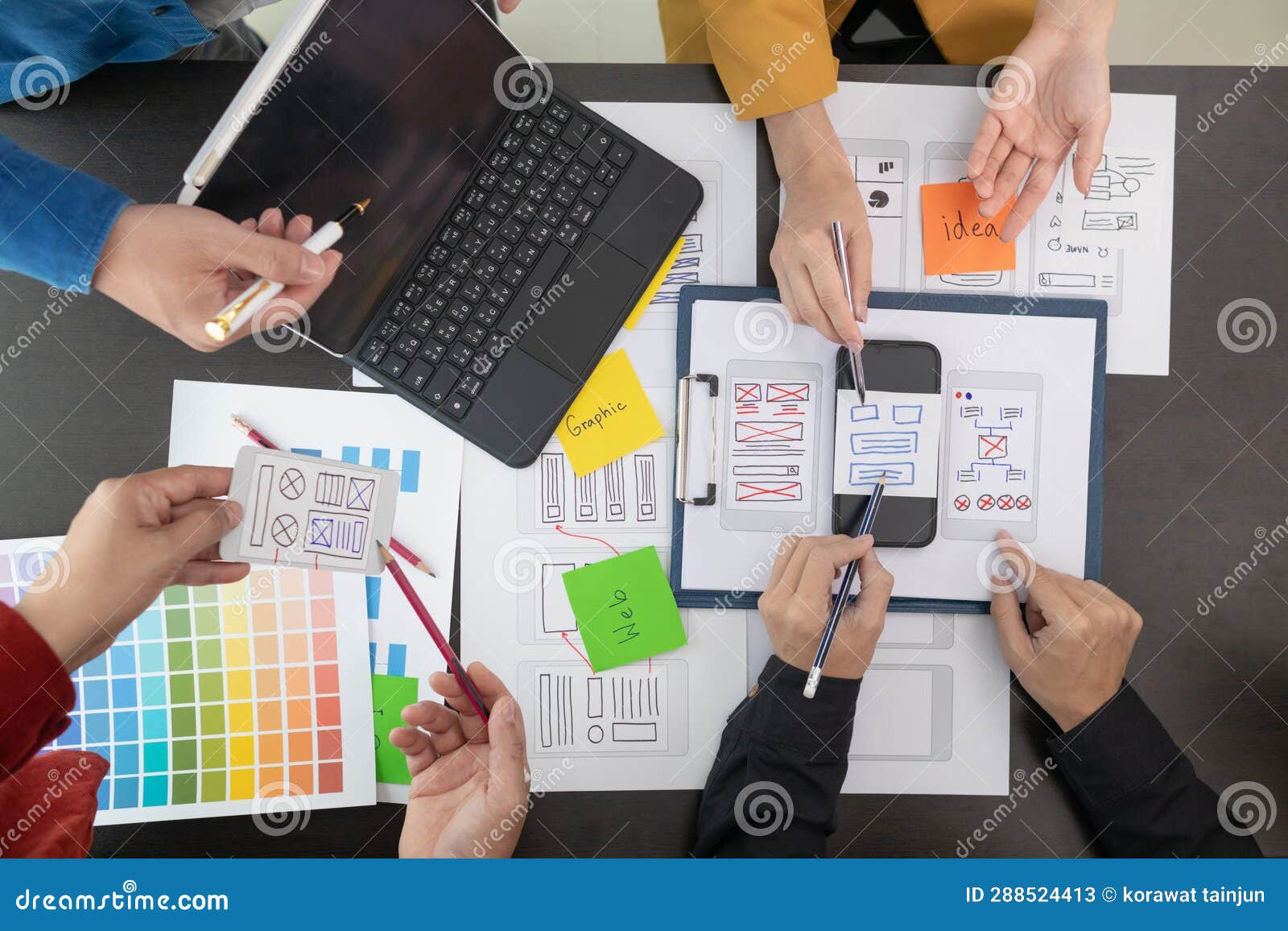 Team of UI UX Web Designer are Working Together To Develop Mobile ...