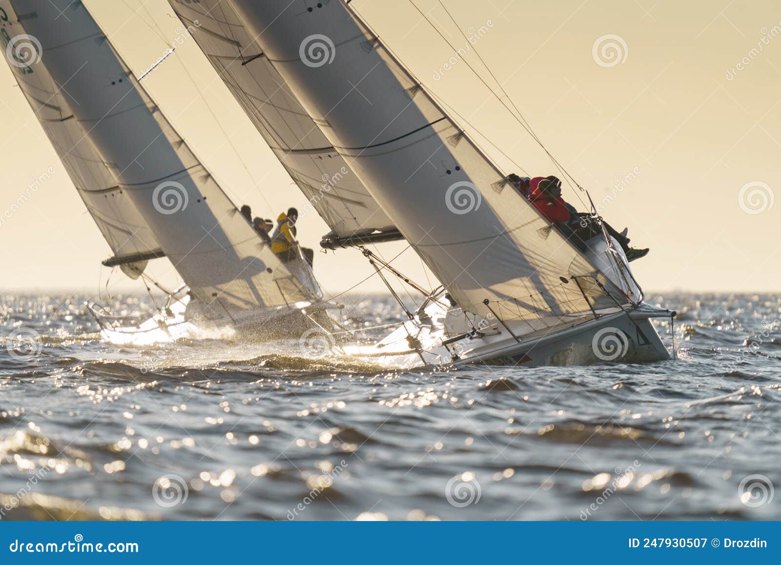 sailboat racing teamwork