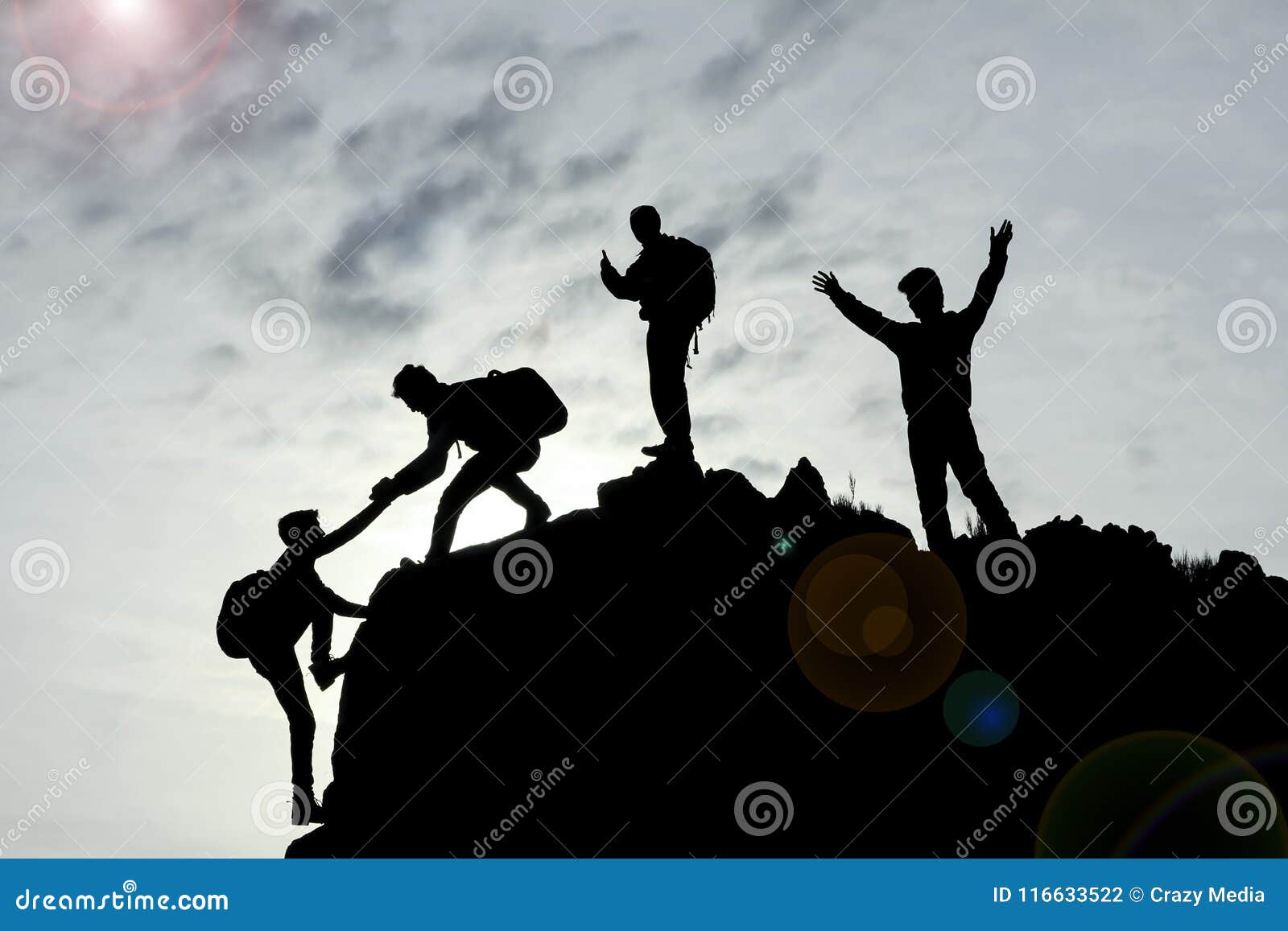 Teamwork Und Erfolg Mit Einheit Und Der Zusammenarbeit Stockfoto Bild Von Wanderung Konzept