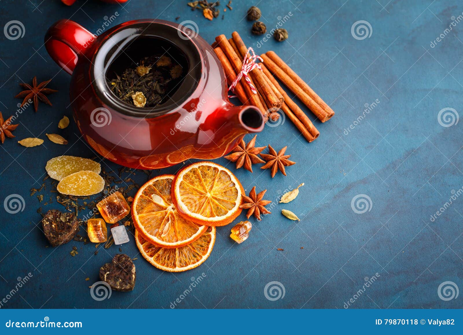 teapot with dry tea