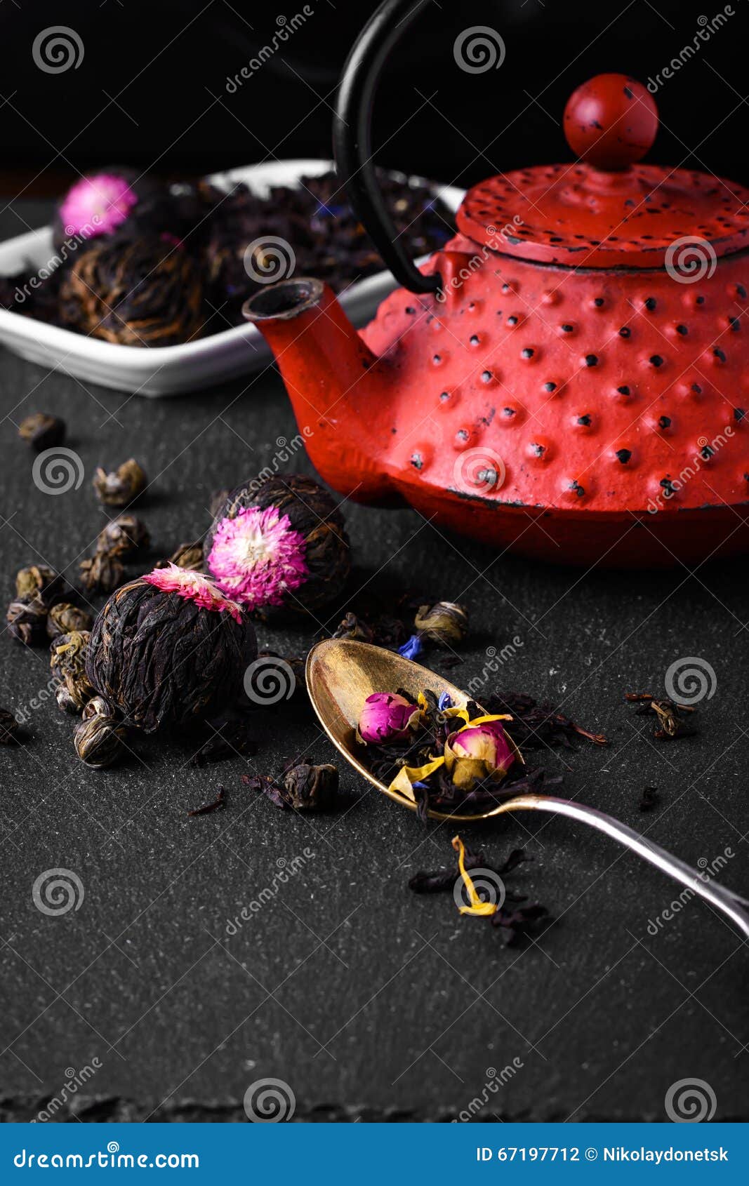 Teapot and loose leaf tea stock photo. Image of brew 67197712