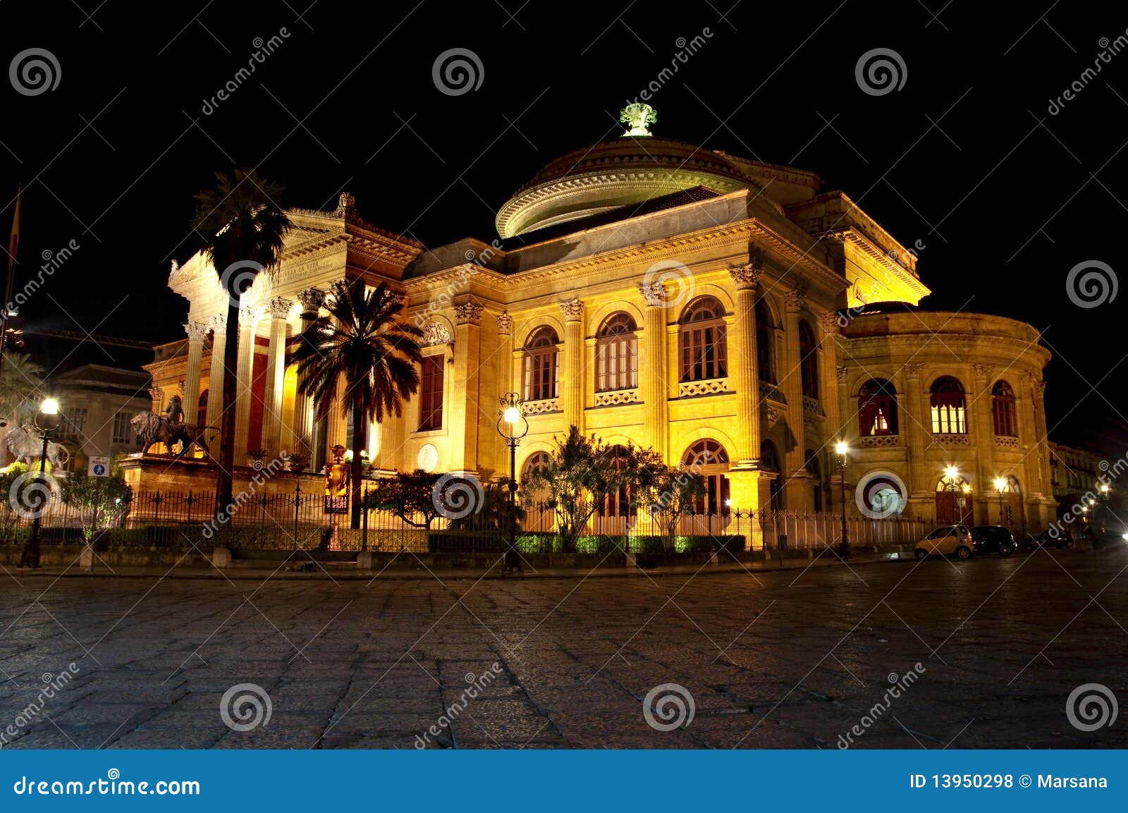 Palermo - teatro Massimo entro la notte