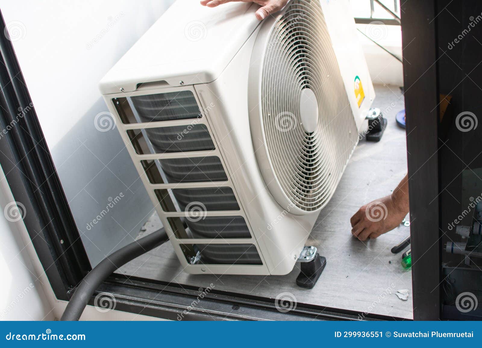 Technician Install Air Conditioner Outdoor Unit Stock Image Image of equipment, shut 299936551