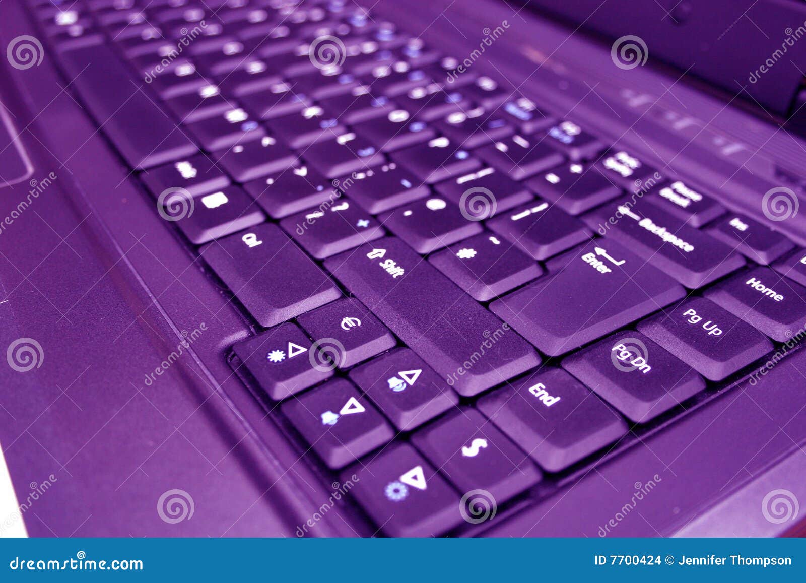 Teclado Do Jogo Com O Roxo Conduzido Foto de Stock - Imagem de