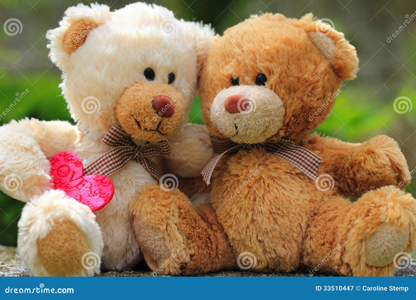 Teddy bears in love stock image. Image of pink, holiday - 33510447