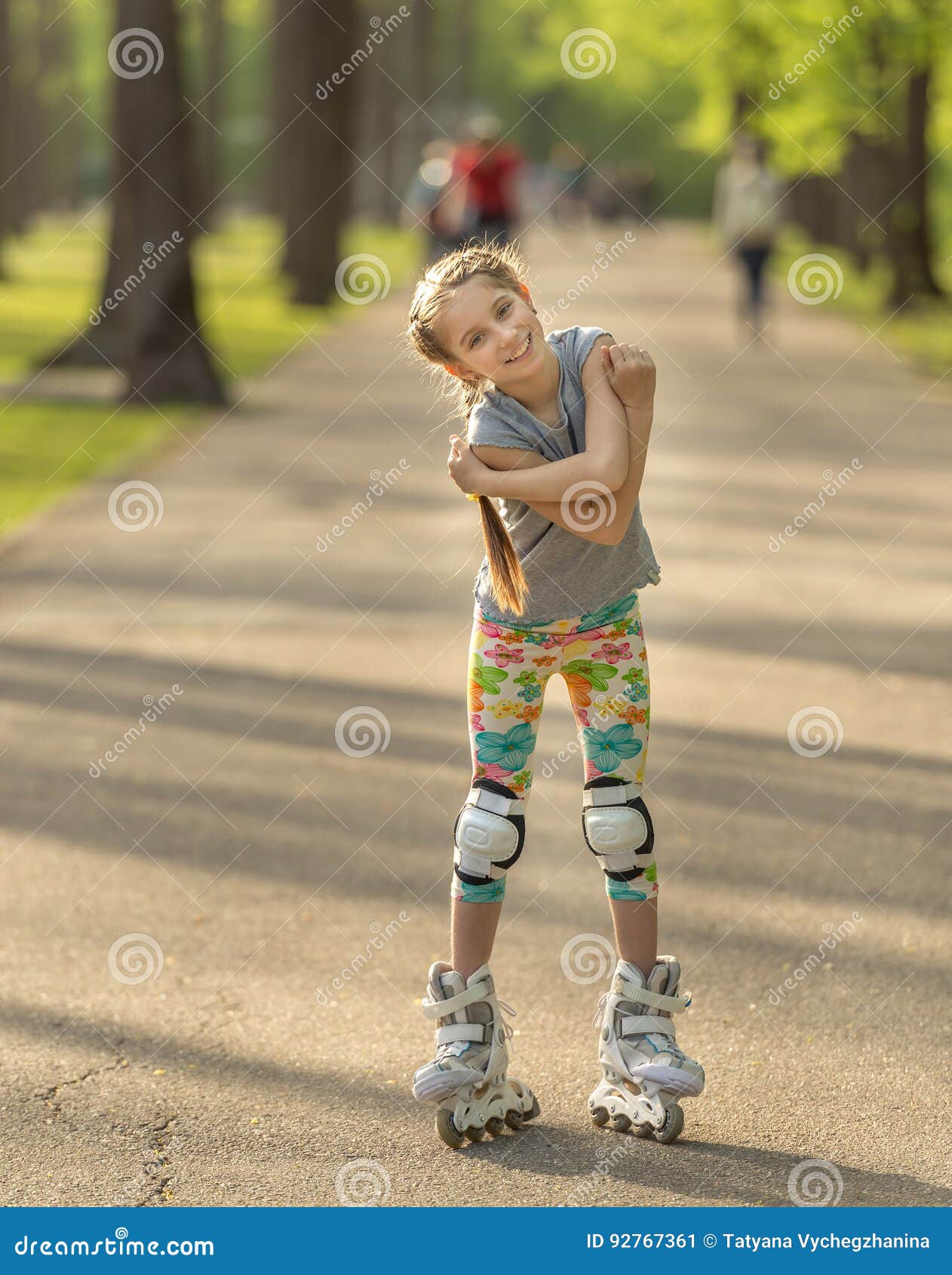 Teen Girl with Cute Hairstyle Skating Stock Image - Image of beautiful,  skateboarding: 92767361
