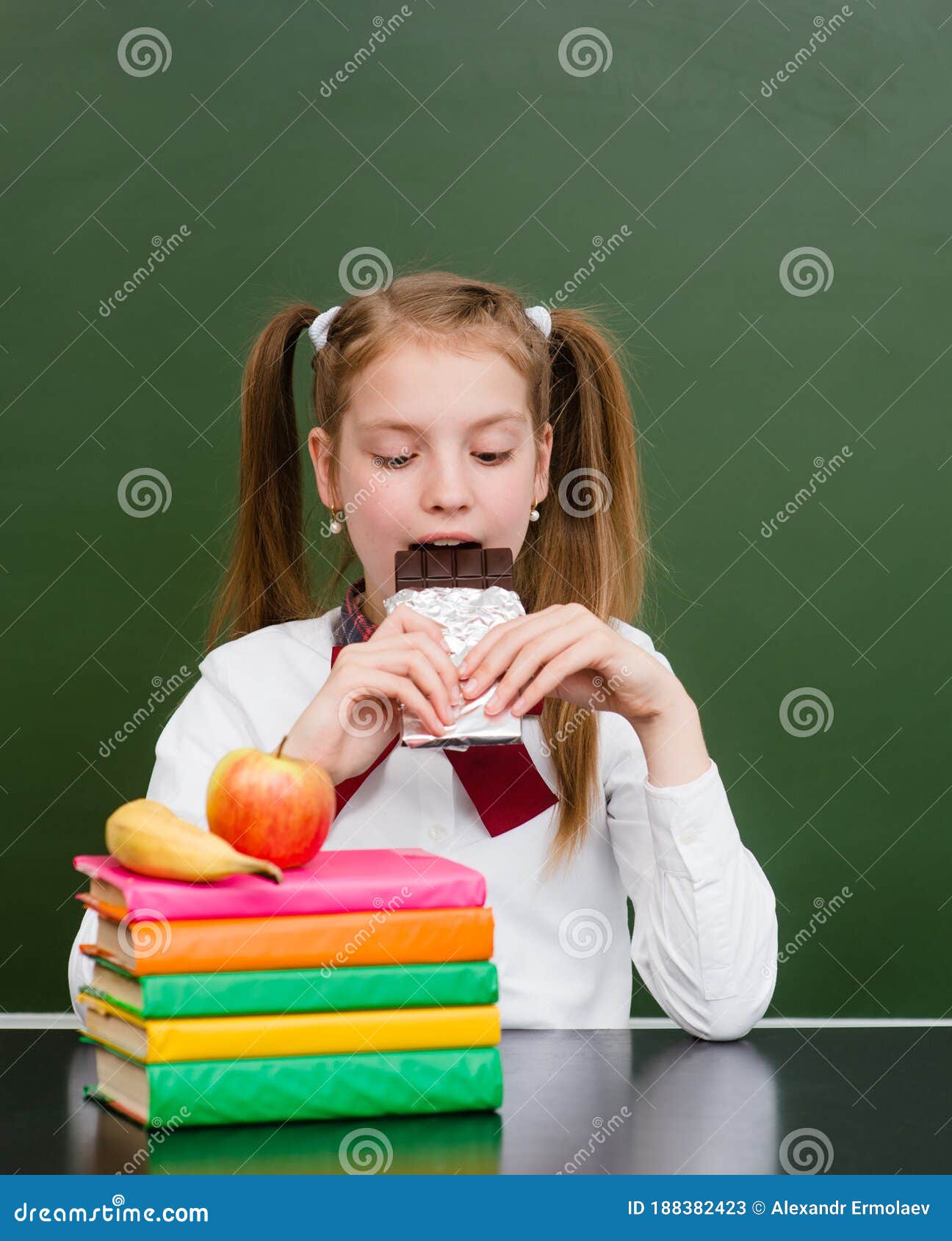 Teen Girl Eating Dreamstime Teen Girl Eating Dreamstime
