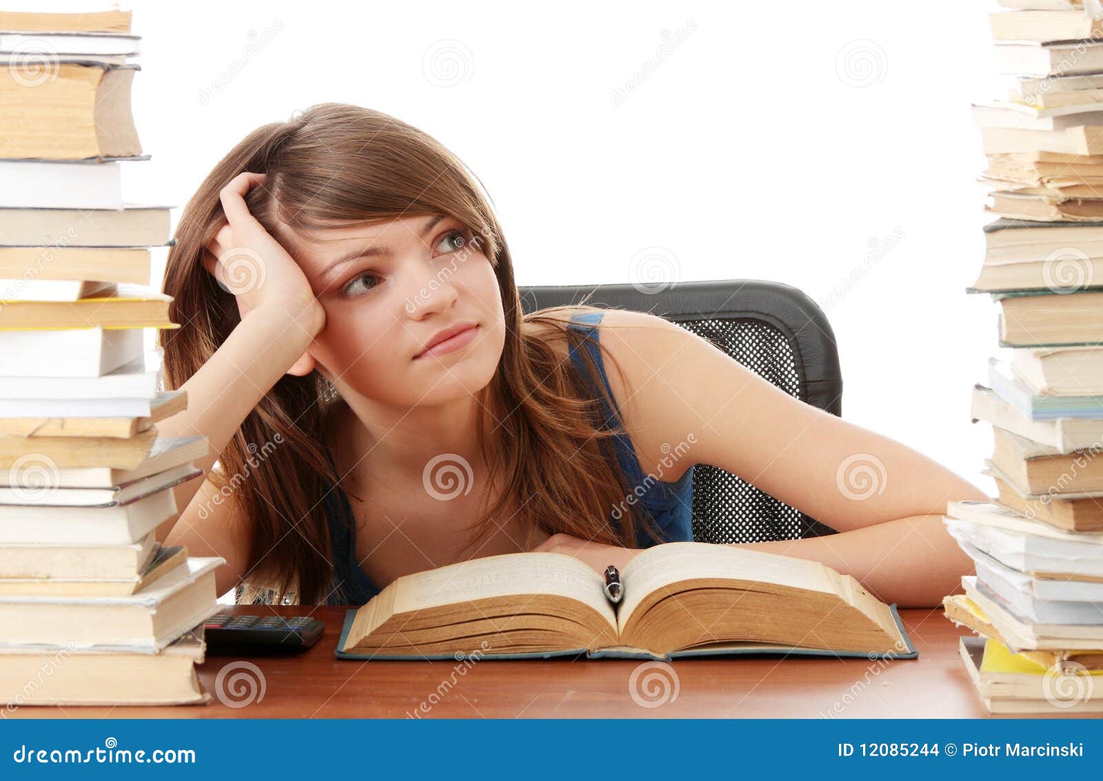 https://thumbs.dreamstime.com/z/teen-girl-learning-12085244.jpg