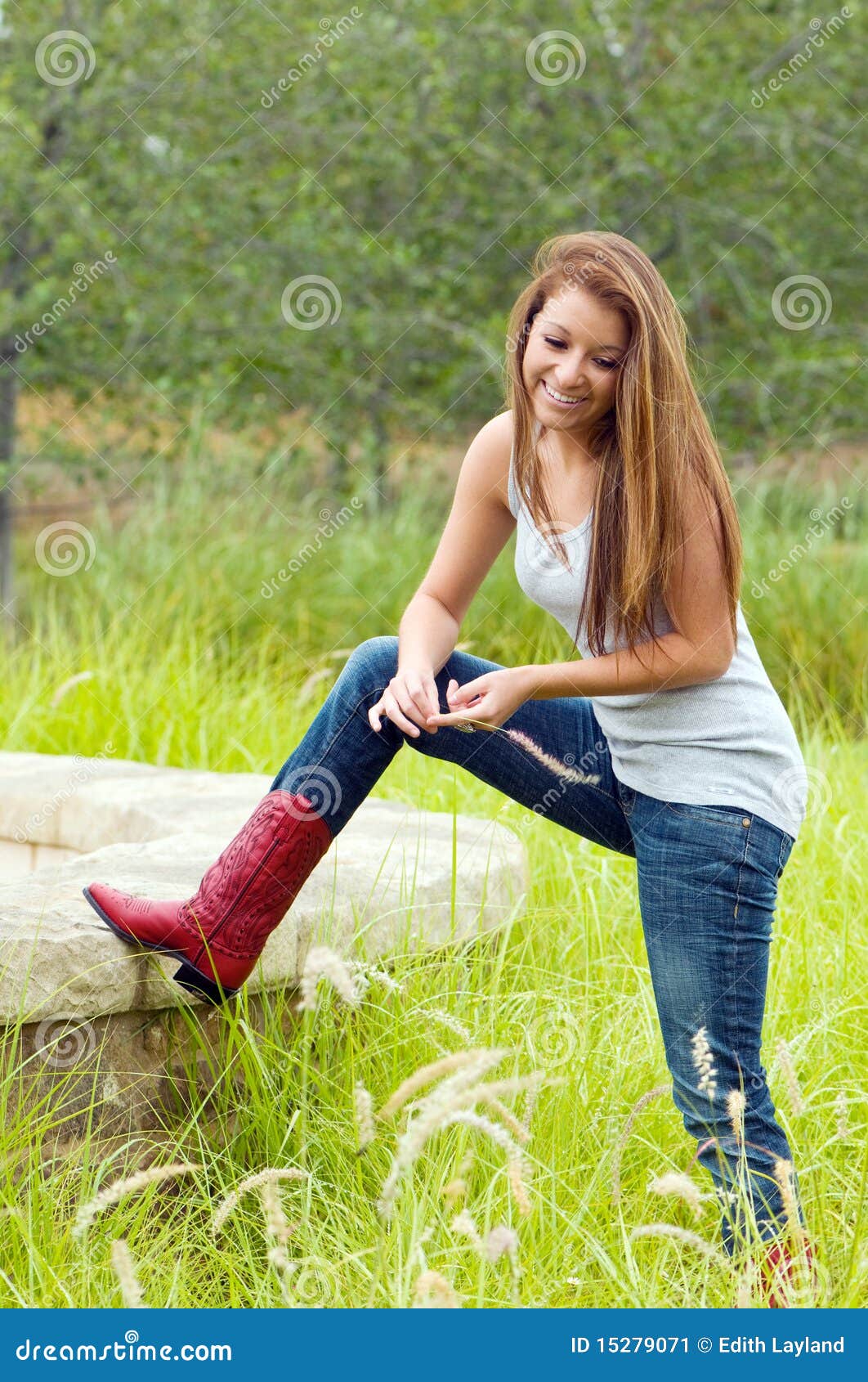 Woman in Western Wear in Cowboy Hat, Jeans and Cowboy Boots. Stock Image -  Image of girl, farm: 112660193