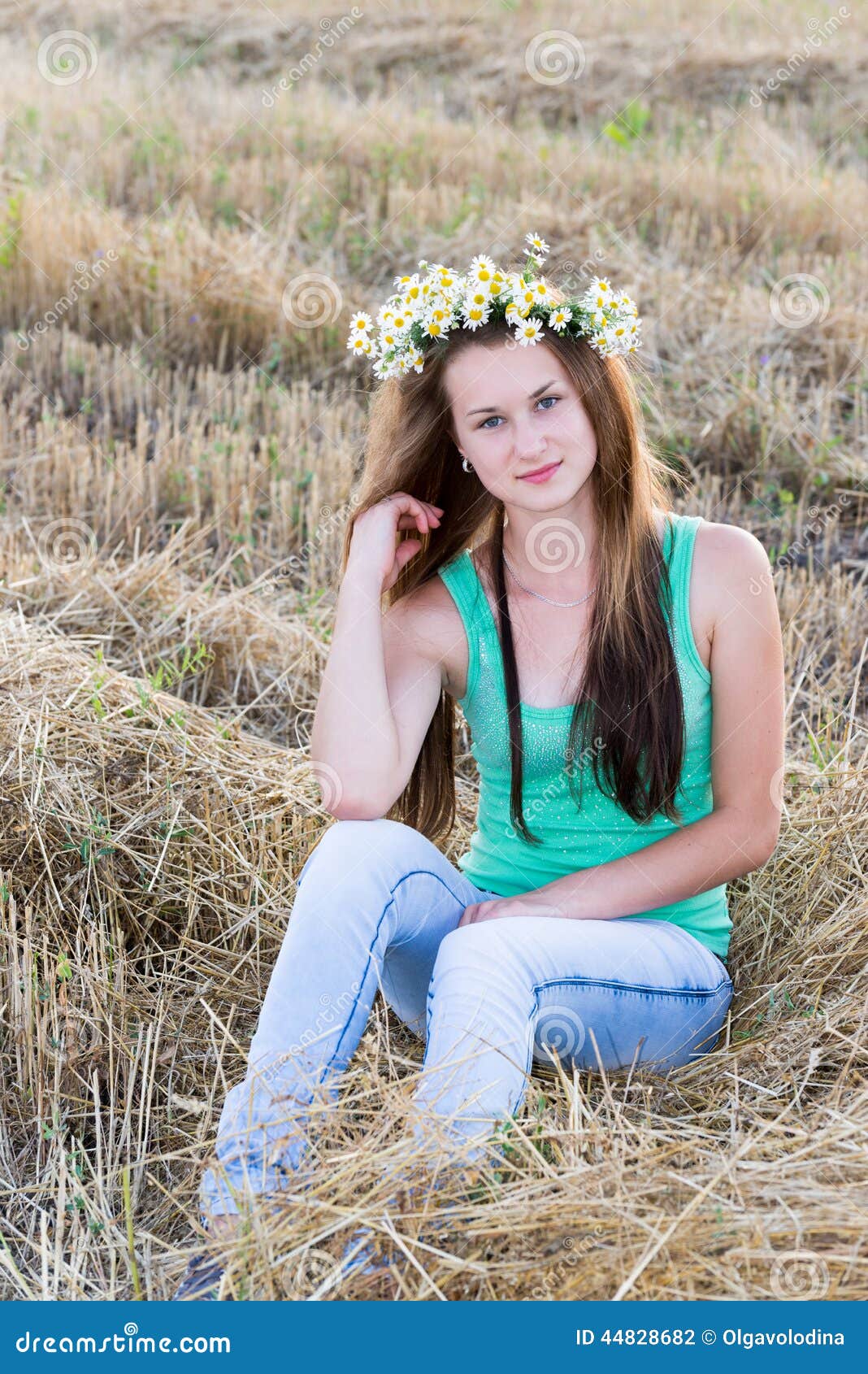 Teen Girl with a Wreath of Daisies in Field Stock Photo - Image of ...