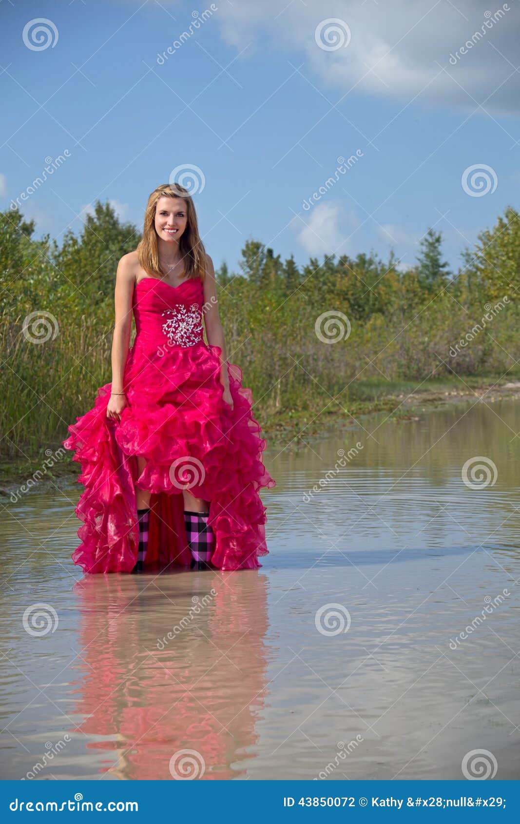 Prom Dress Mud Fight