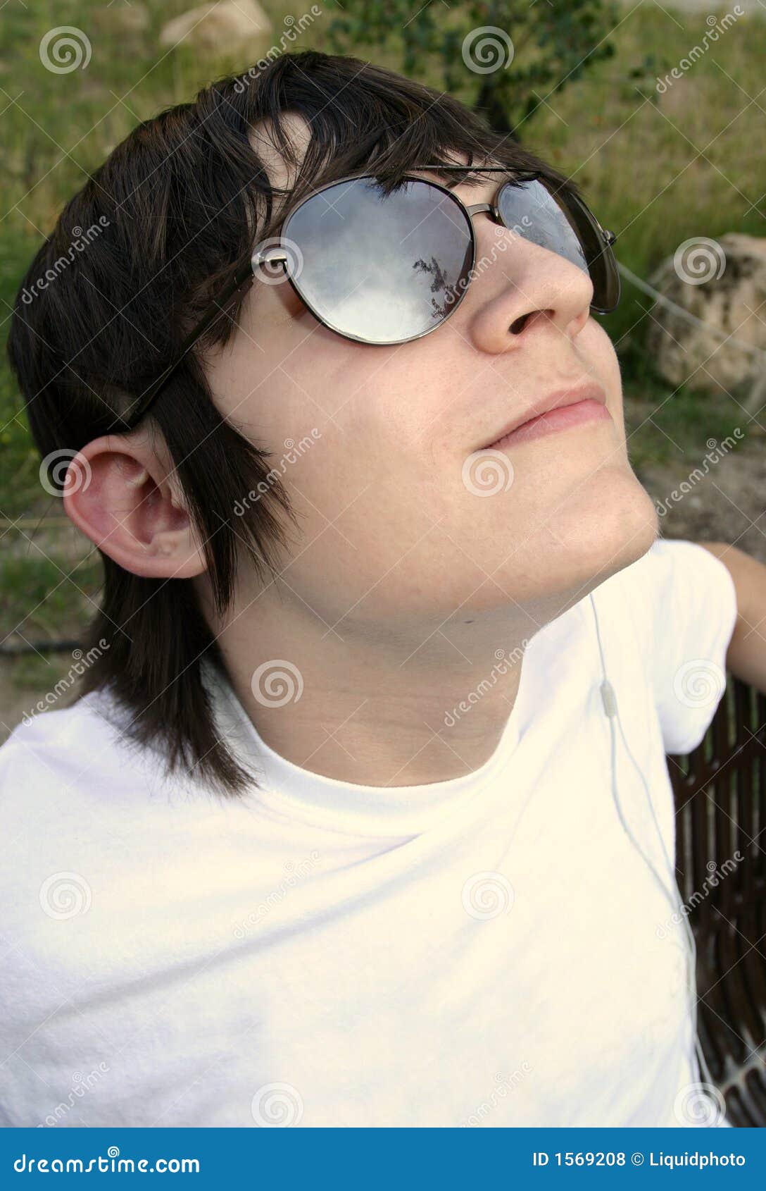 Teen Looking Up Royalty Free Stock Photos - Image: 1569208