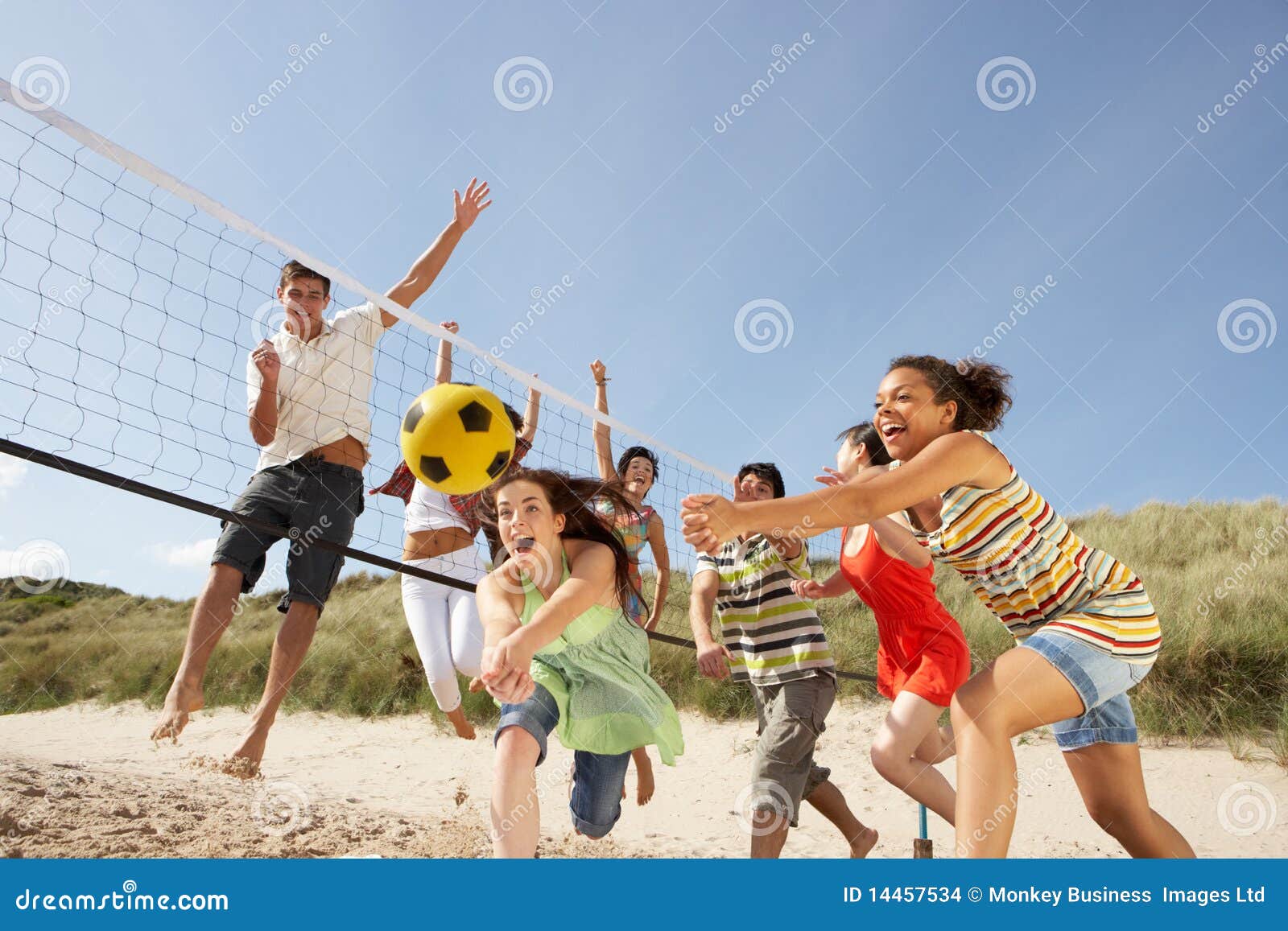 Preteen Volleyball Player Smiling Between Points Stock Photo - Download  Image Now - Volleyball - Sport, High School, Teenage Girls - iStock