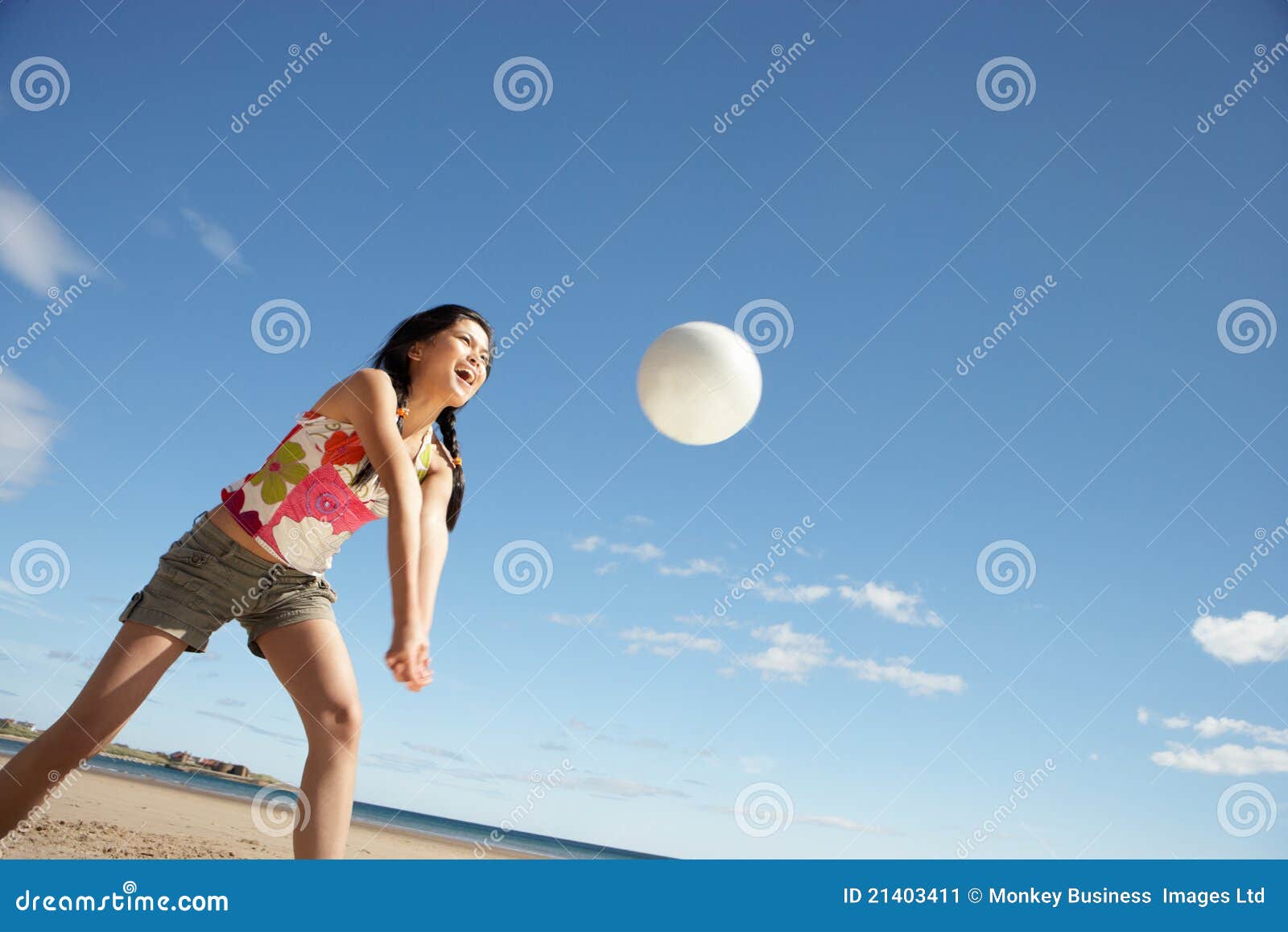 Teenage Girl Playing Beach Volleyball Stock Image - Image Of Summer, Girl 21403411-9183