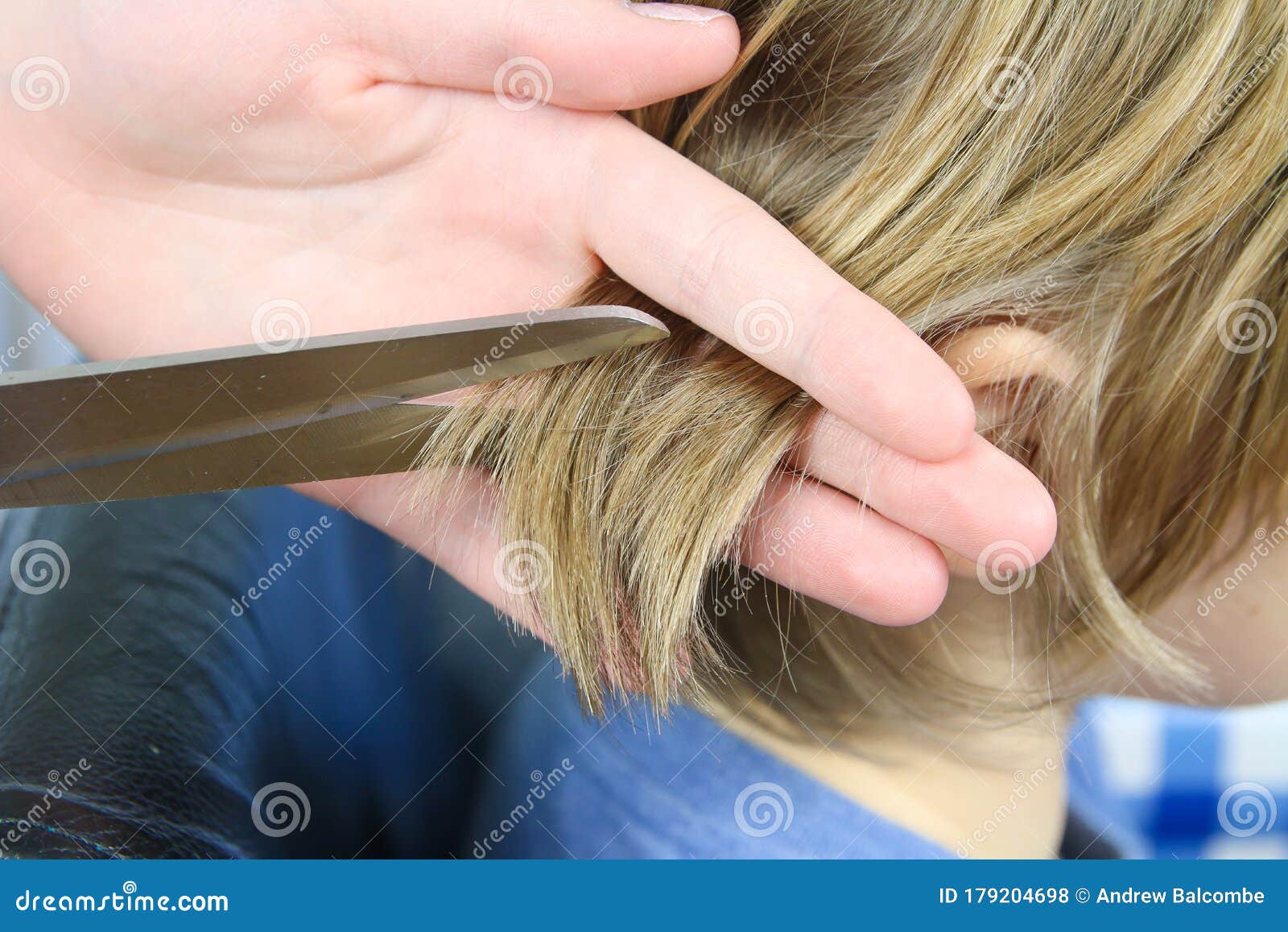 Teenager Having Her Hair Cut at Home Stock Photo - Image of pandemic,  hairstylist: 179204698
