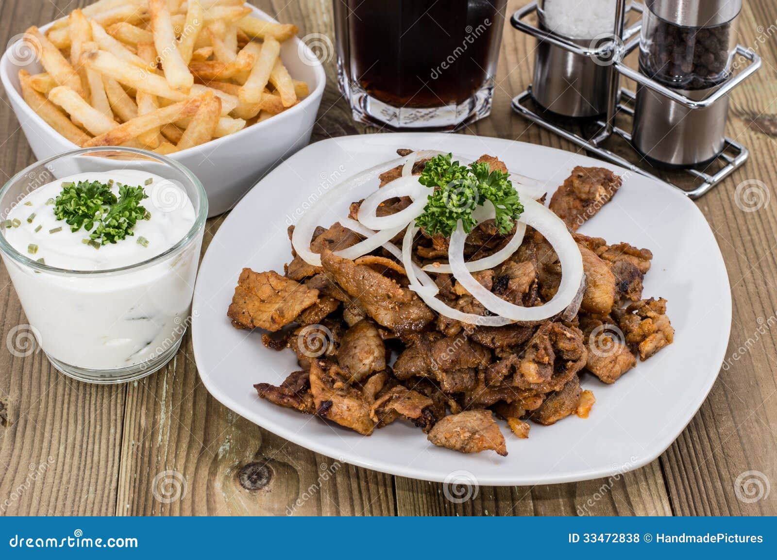 Teil Kebabfleisch Mit Pommes-Frites Stockfoto - Bild von fleisch ...