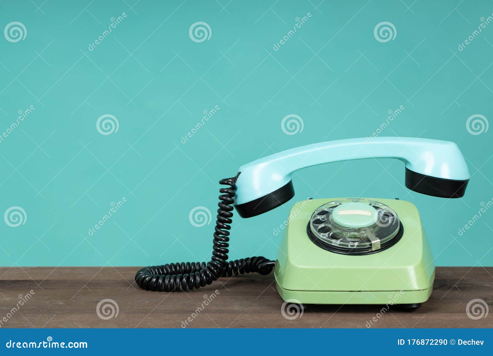 Teléfono vintage de estilo antiguo