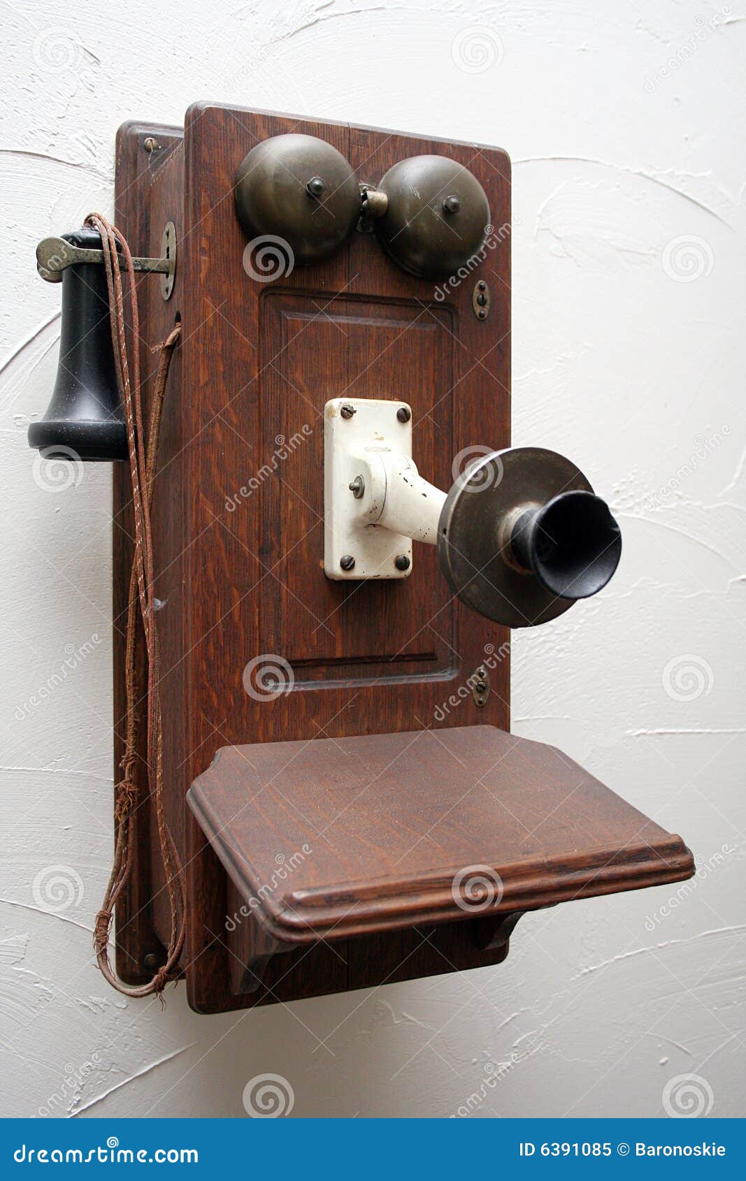 Telefono antico immagine stock. Immagine di antico, flange 6391085