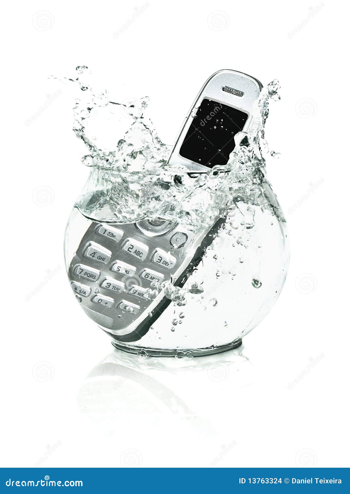 Telefono Mobile Delle Cellule in Acquario Dell'acqua Fotografia Stock