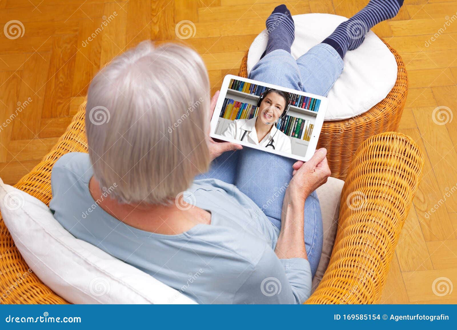 telemedicine senior woman online consultation