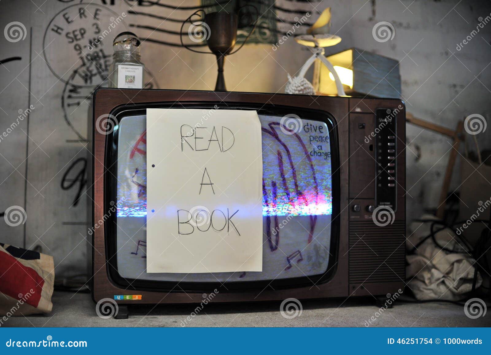 Televisión Art Installation Imagen de archivo editorial Imagen de