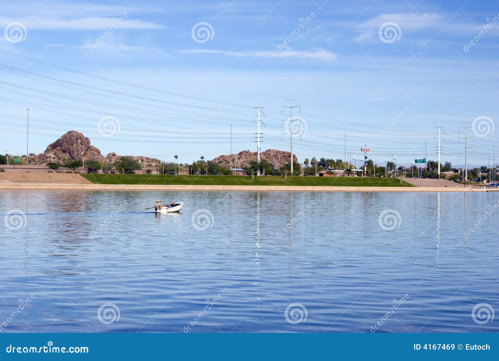 Tempe Lake, Arizona stock image. Image of trees, mountains 4167469