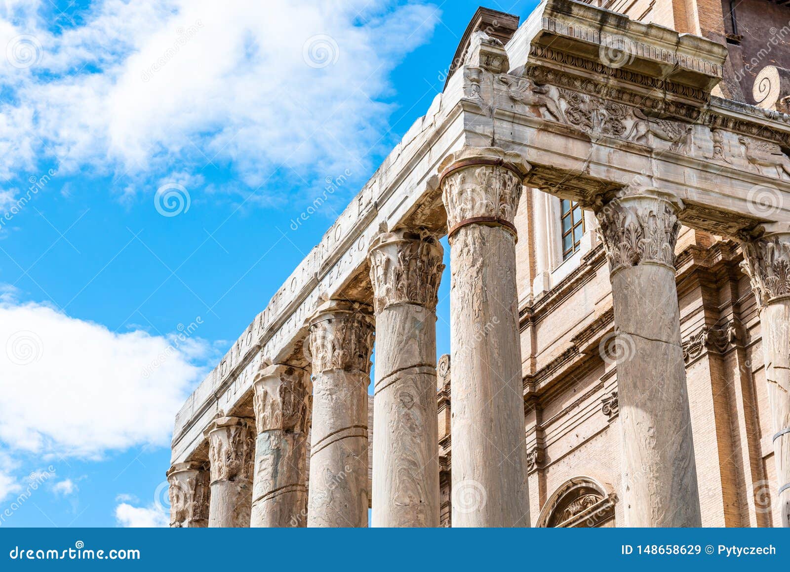 Tempel Van Antoninus En Faustina, Roman Forum, Rome, Itali? Stock ...