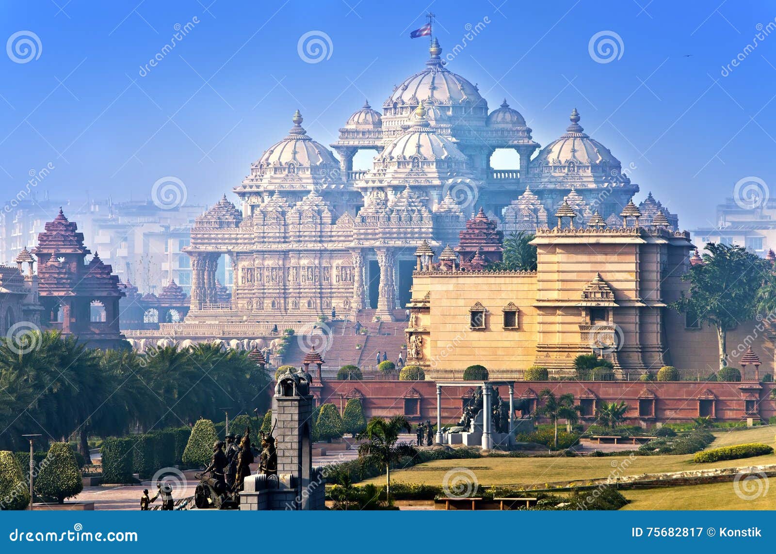 temple akshardham, delhi, india
