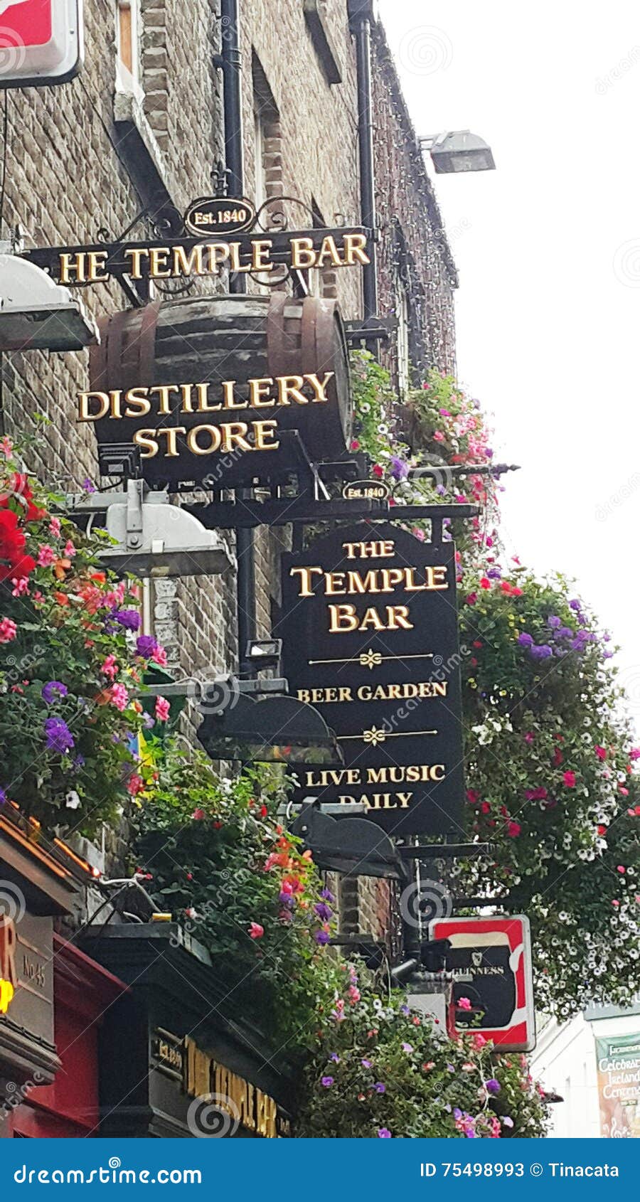 Temple Bar editorial stock photo. Image of street, flower 75498993