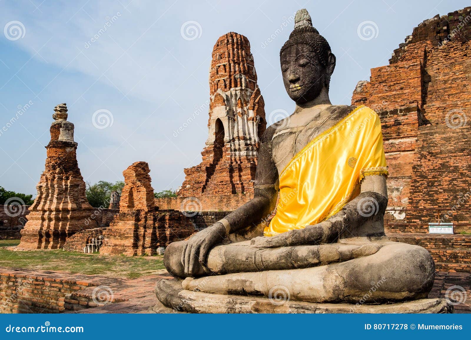 temple buddha statue pagoda ancient ruins invaluable