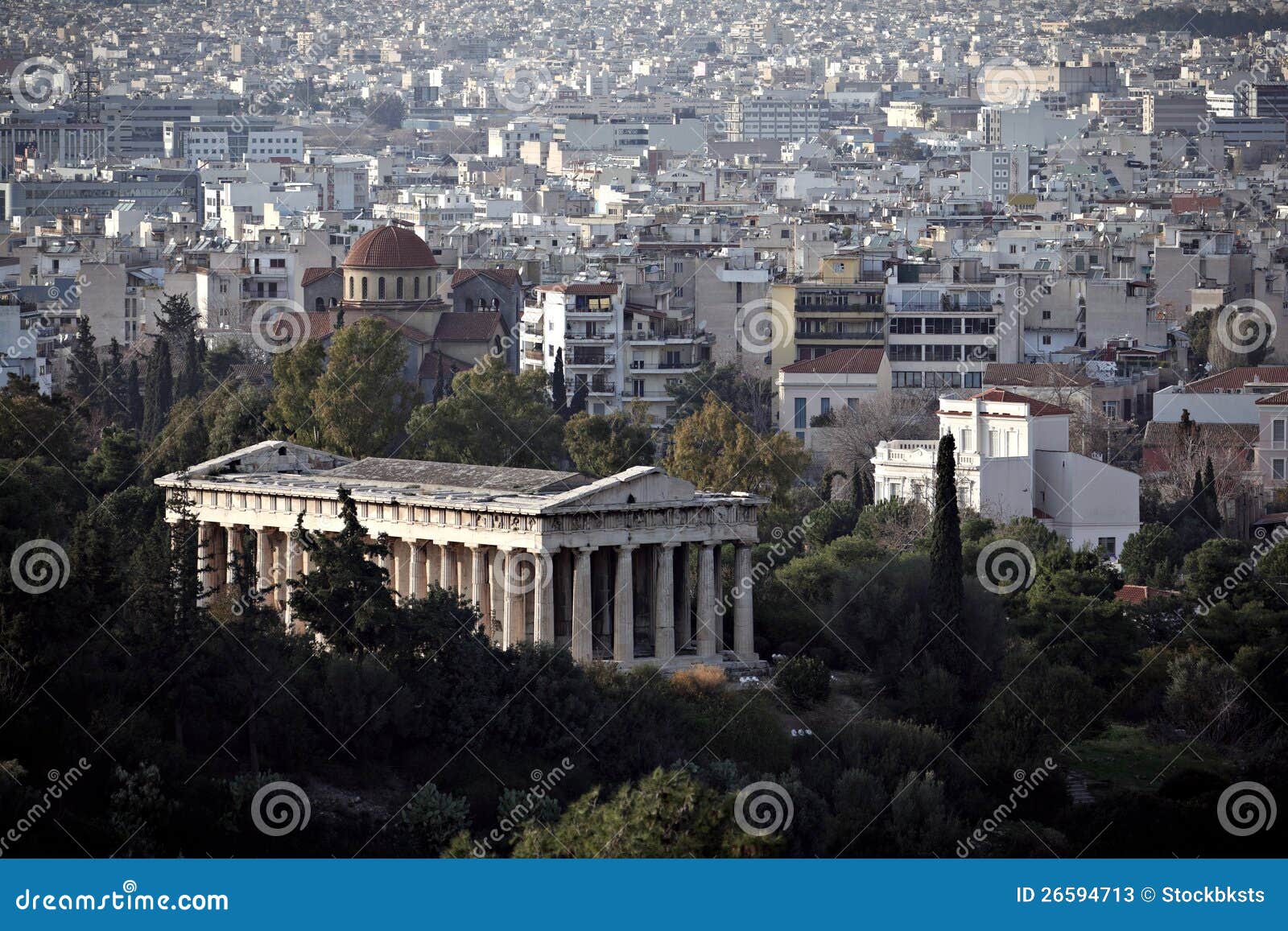 Temple grec, Athènes Grèce. Temple du grec ancien et vue élevée de ville d'Athènes