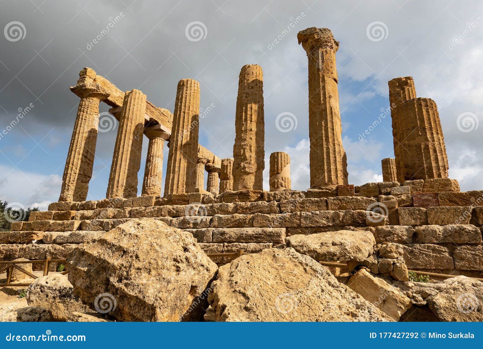 temple of juno (tempio di giunone) in valley of the temples (valle dei templi) near agrigento, sicily