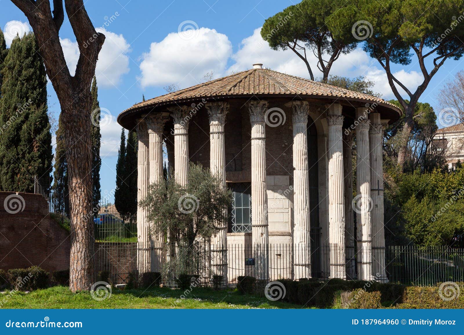 the temple of hercules victor hercules the winner tempio di ercole vincitore or hercules olivarius. roman round temple in piaz