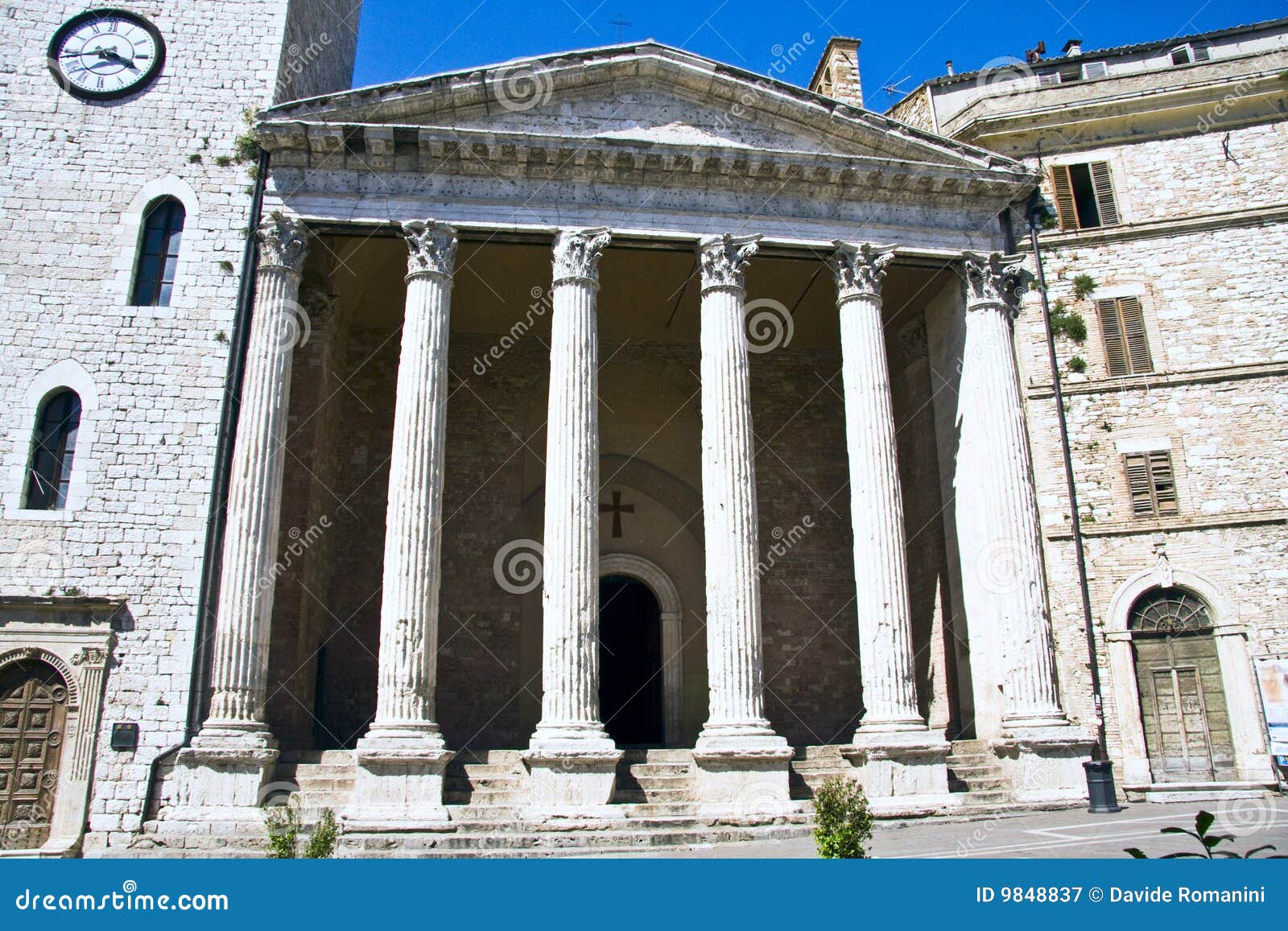 temple of minerva in assisi