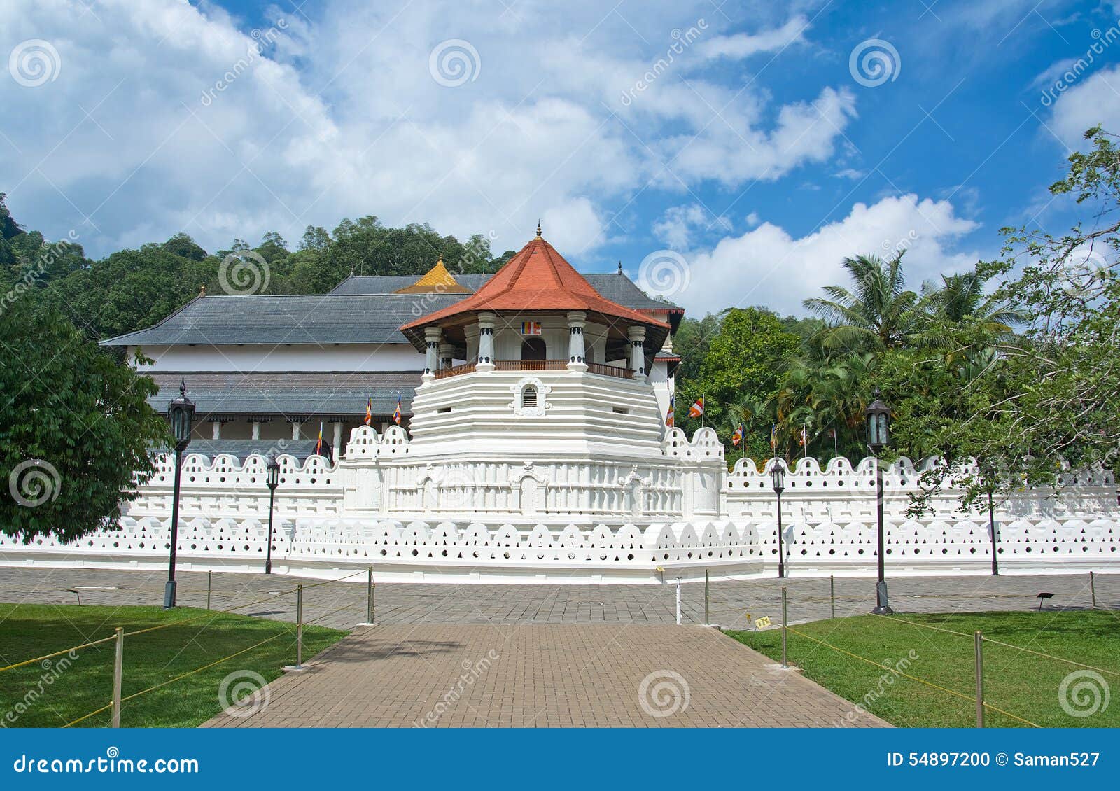 temple of the sacred tooth relic, kandy sri lanka
