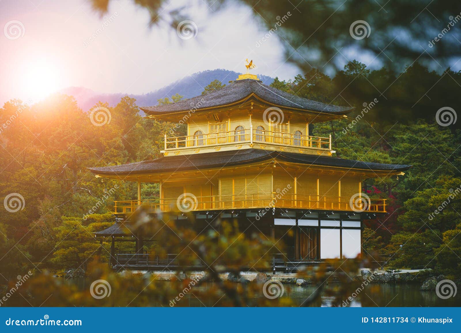 Templo De Kinkaku Ji Templo Do Pavilhao Dourado Kyoto Japao Um Da Maioria De Destino De Viagem Popular Foto De Stock Imagem De Kinkaku Dourado