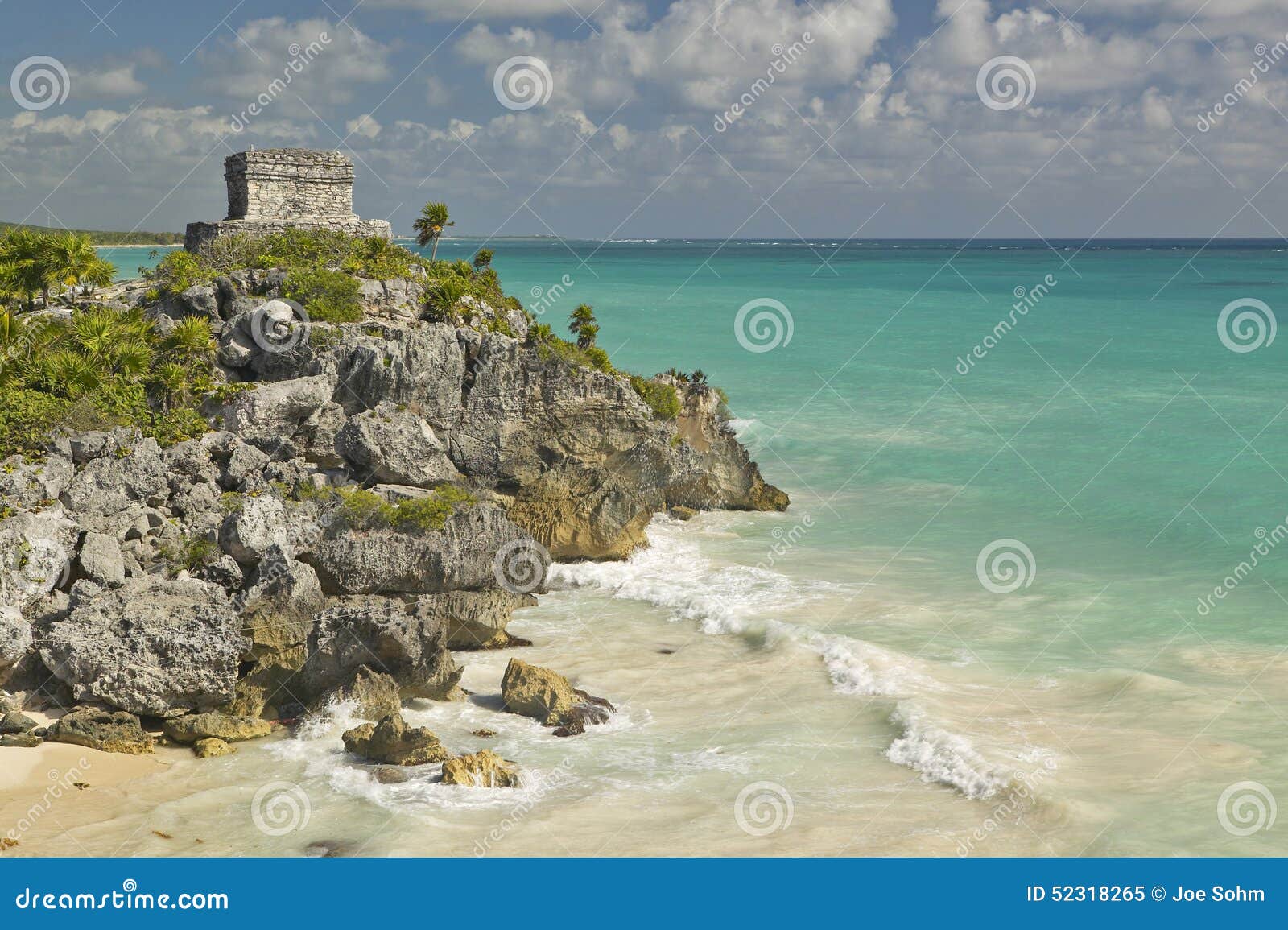 templo del dios del viento mayan ruins of ruinas de tulum (tulum ruins) in quintana roo, yucatan peninsula, mexico