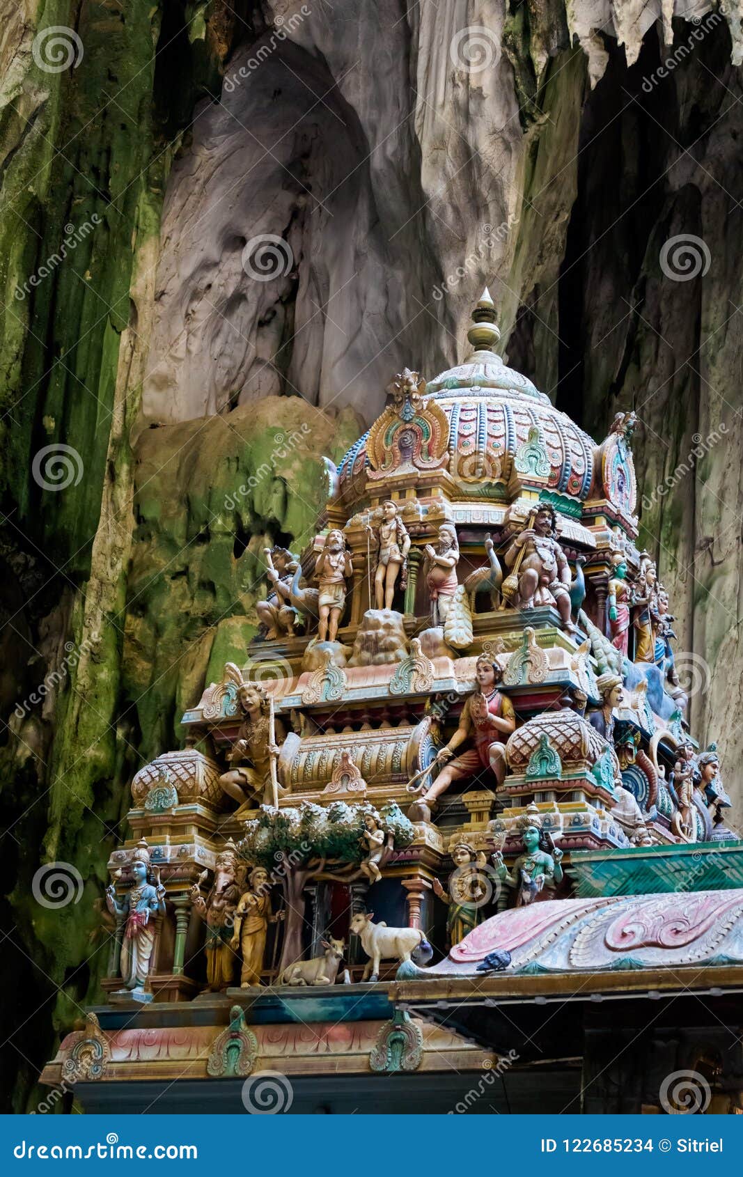Templo Kuala Lumpur De La Cueva De Batu Foto de archivo Imagen de