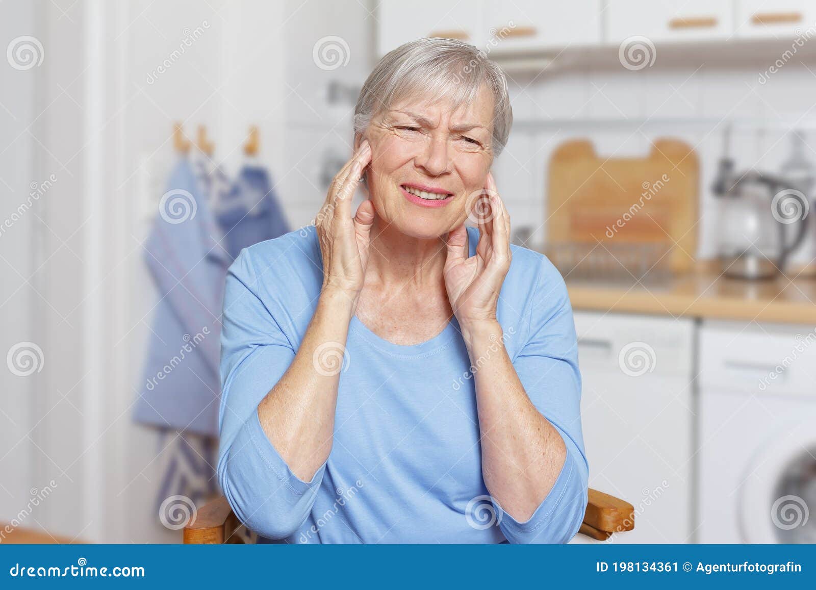 temporal arteritis woman painful jaw joints