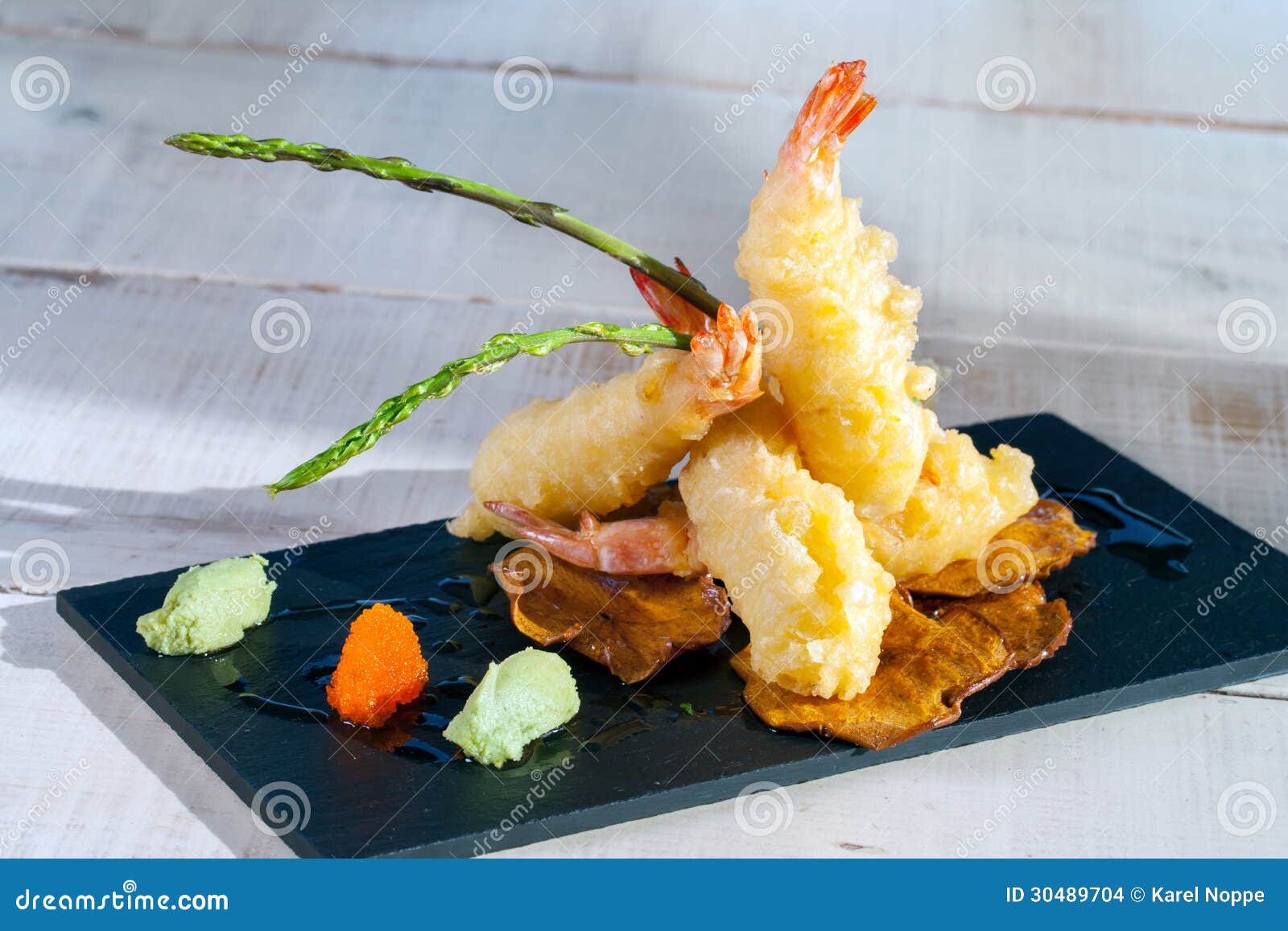 Tempura de crevette. photo stock. Image du nourriture 30489704