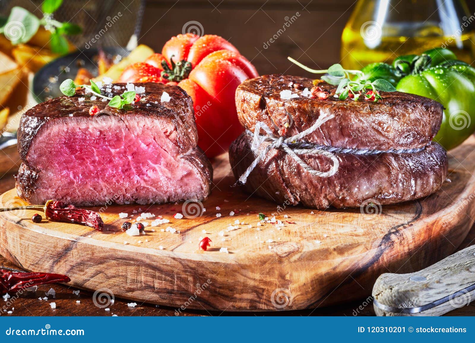 tender medium rare beef fillet steak medallions