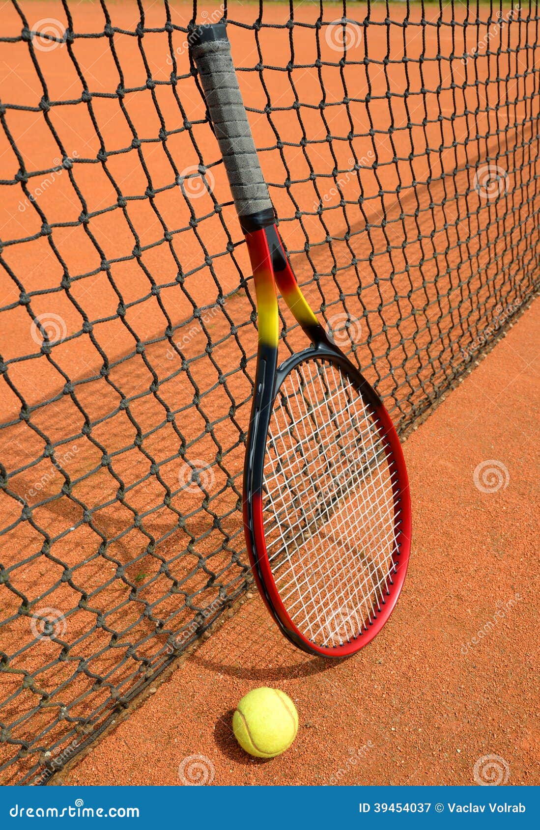 Tennis ball and racket stock image. Image of horizontal 39454037